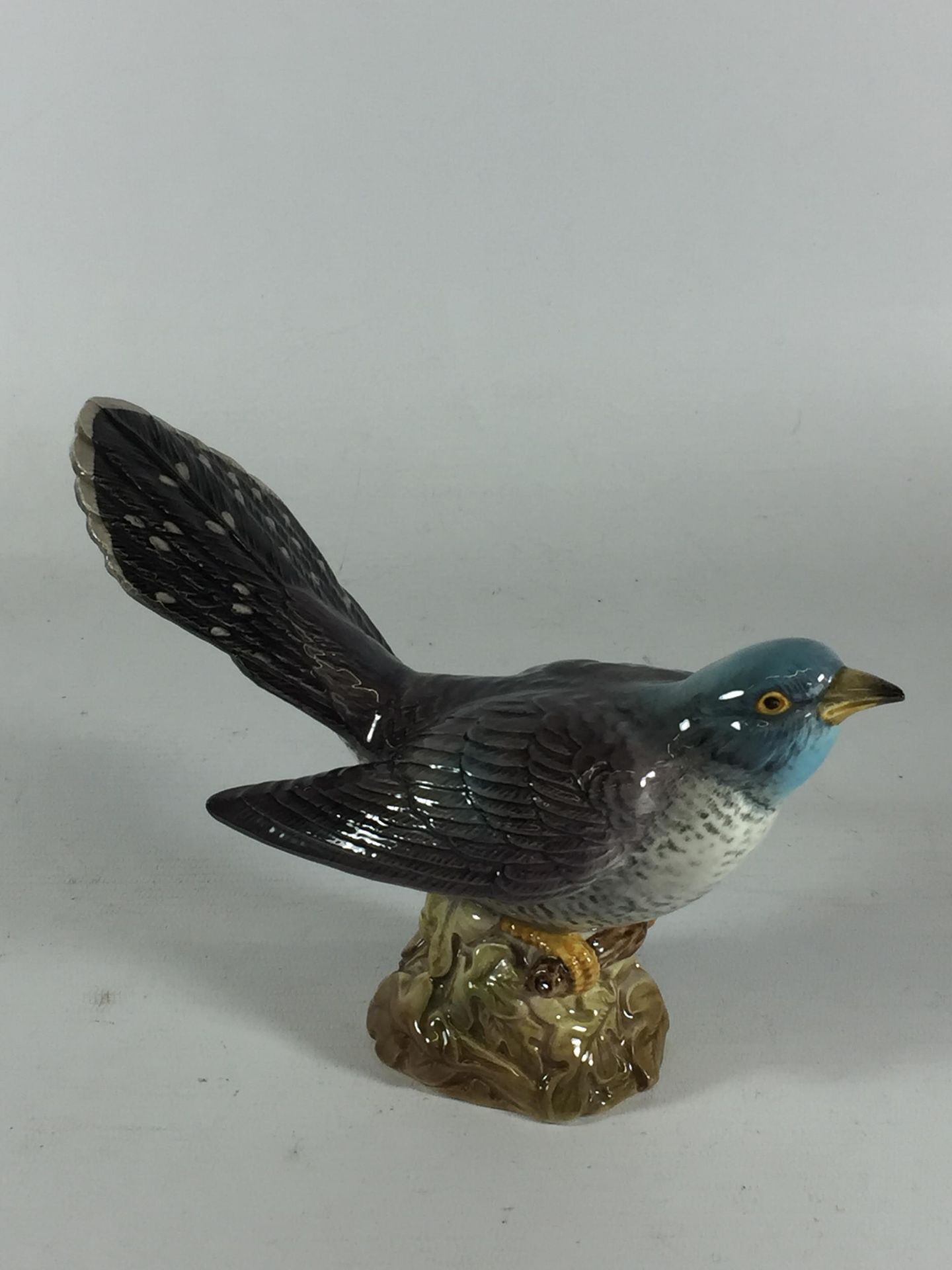 A BESWICK NO.2315 CUCKOO BIRD FIGURE - Image 2 of 3