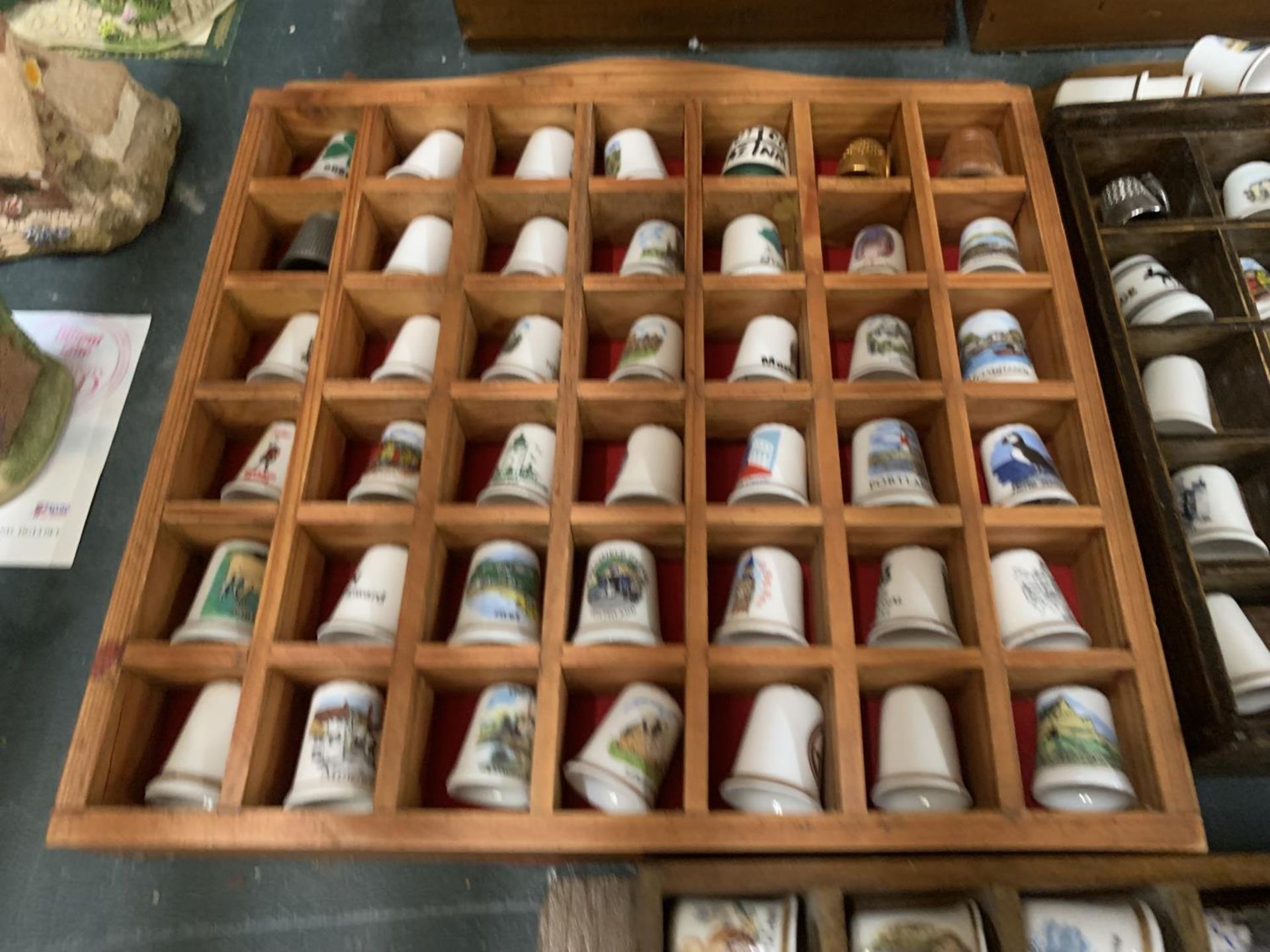 A LARGE QUANTITY OF COLLECTABLE CERAMIC AND CHINA THIMBLES IN FIVE DISPLAY STANDS - Image 3 of 6