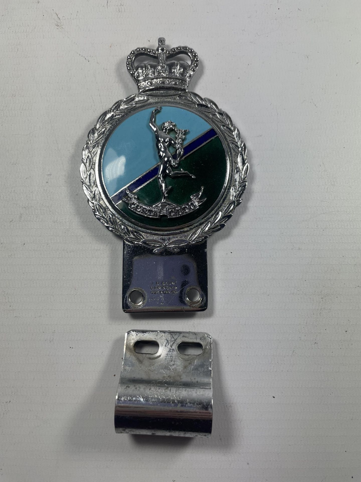 A VINTAGE QUEENS CROWN ENAMELLED ROYAL SIGNAL CORPS CAR BADGE WITH CLIP