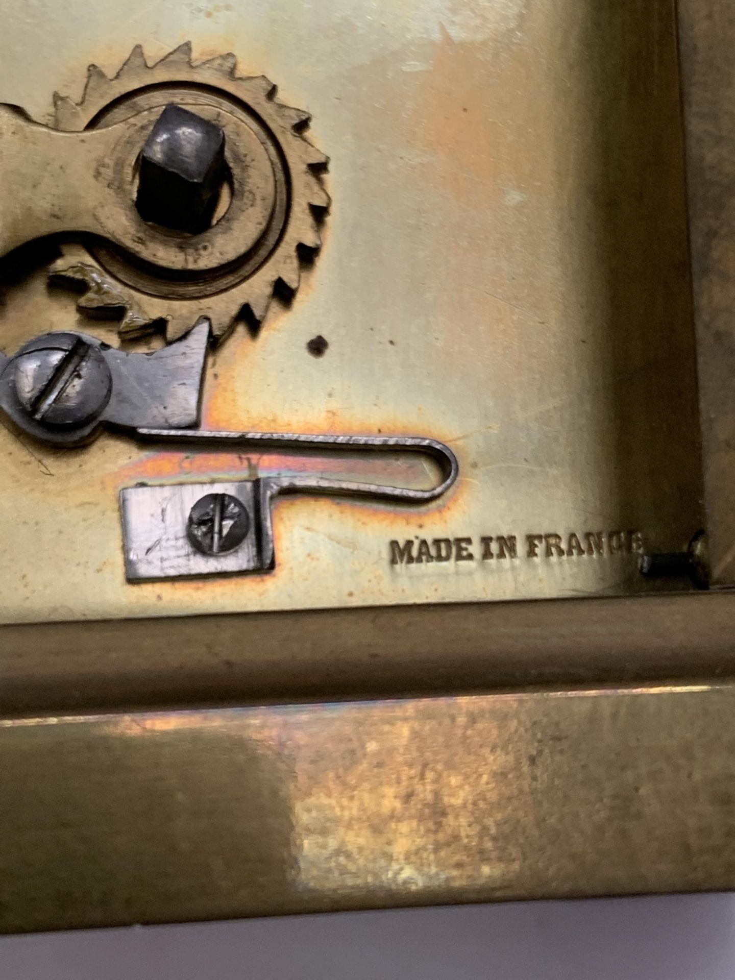 A FRENCH BRASS CASED CARRIAGE CLOCK IN ORIGINAL OUTER CASE WITH KEY - Image 5 of 6