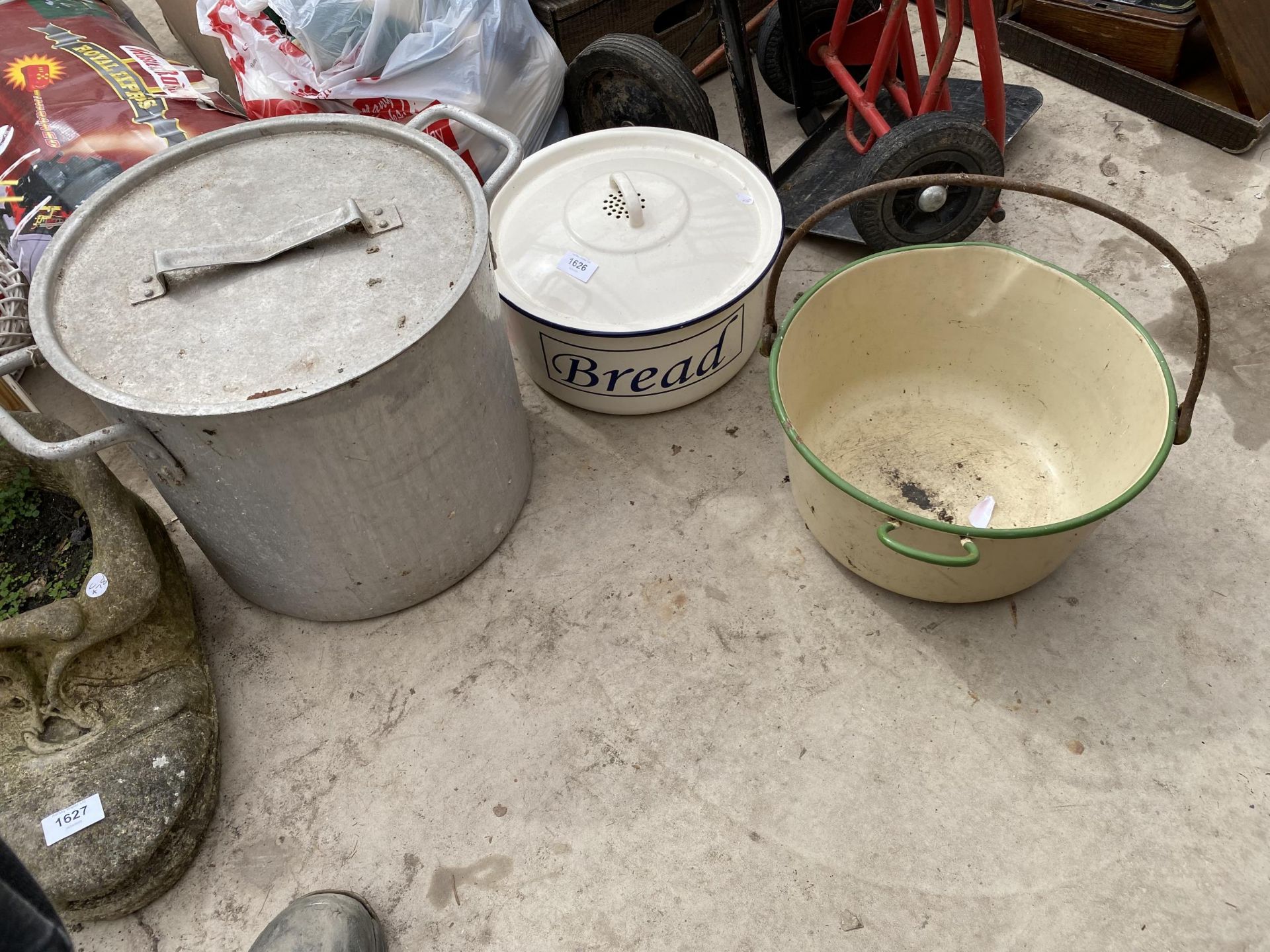 AN ASSORTMENT OF PANS TO INCLUDE AN ENAMEL BREAD BIN AND A JAM PAN ETC