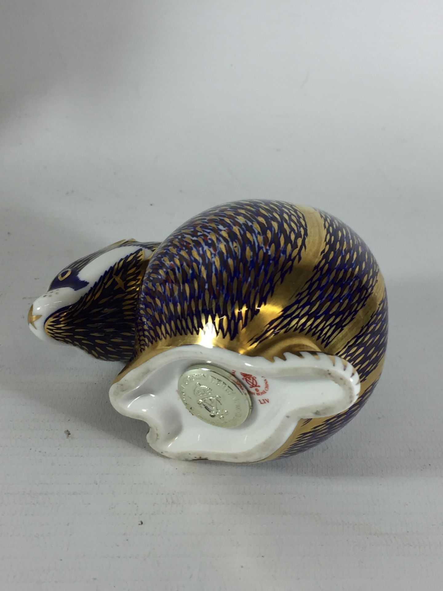 A ROYAL CROWN DERBY BADGER PAPERWEIGHT, GOLD STOPPER - Image 3 of 3