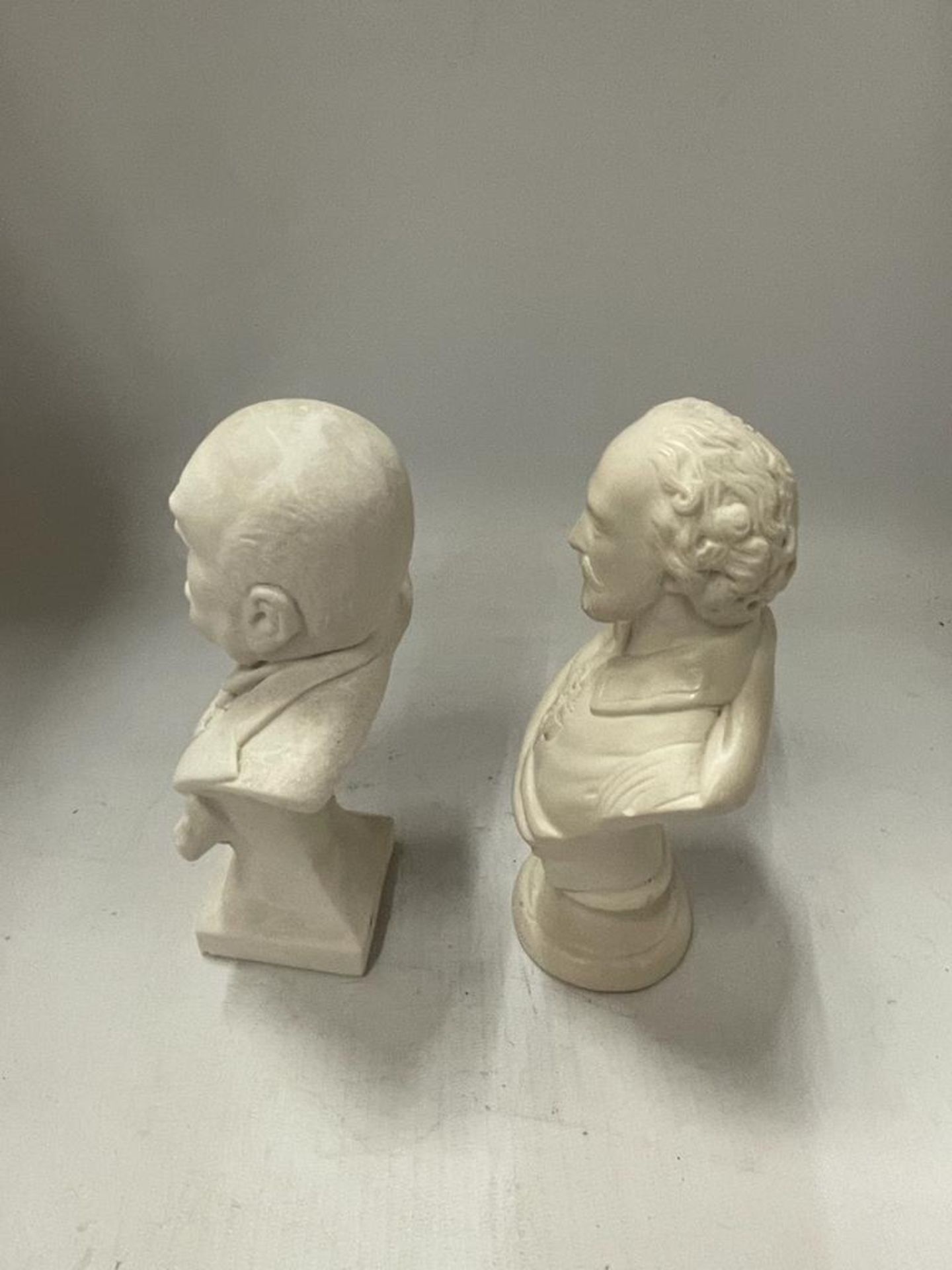 TWO VINTAGE BUSTS OF WINSTON CHURCHILL AND WILLIAM SHAKESPEARE IN MARBLE - Image 2 of 4