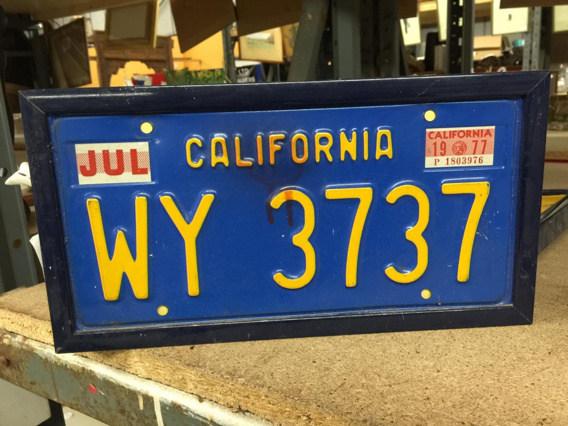 TWO VINTAGE AMERICAN CAR REGISTRATION PLATES - CALIFORNIA AND OREGON - IN FRAMES - Image 2 of 4