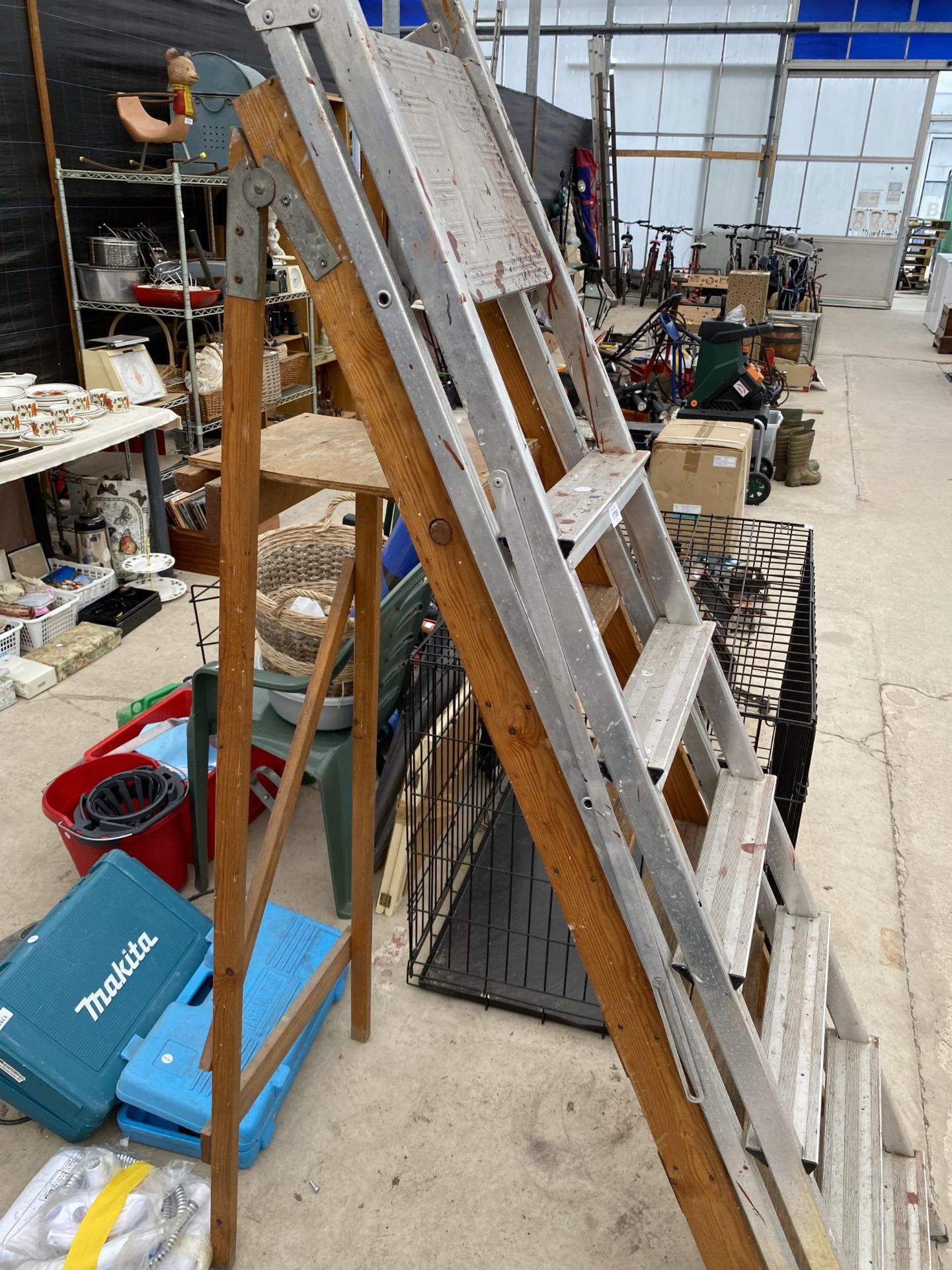 A SIX RUNG ALUMINIUM STEP LADDER AND A FURTHER SIX RUNG WOODEN STEP LADDER - Image 2 of 2