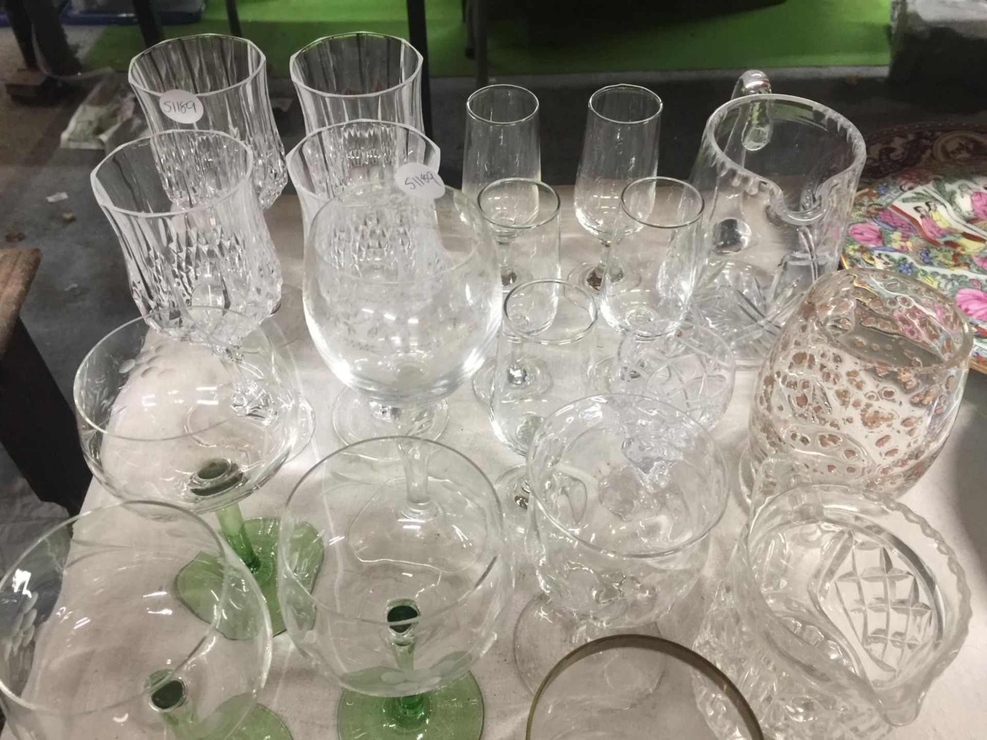 A QUANTITY OF GLASSWARE TO INCLUDE WINE GLASSES, TUMBLERS, SHOT GLASSES, ETC., - Image 2 of 2