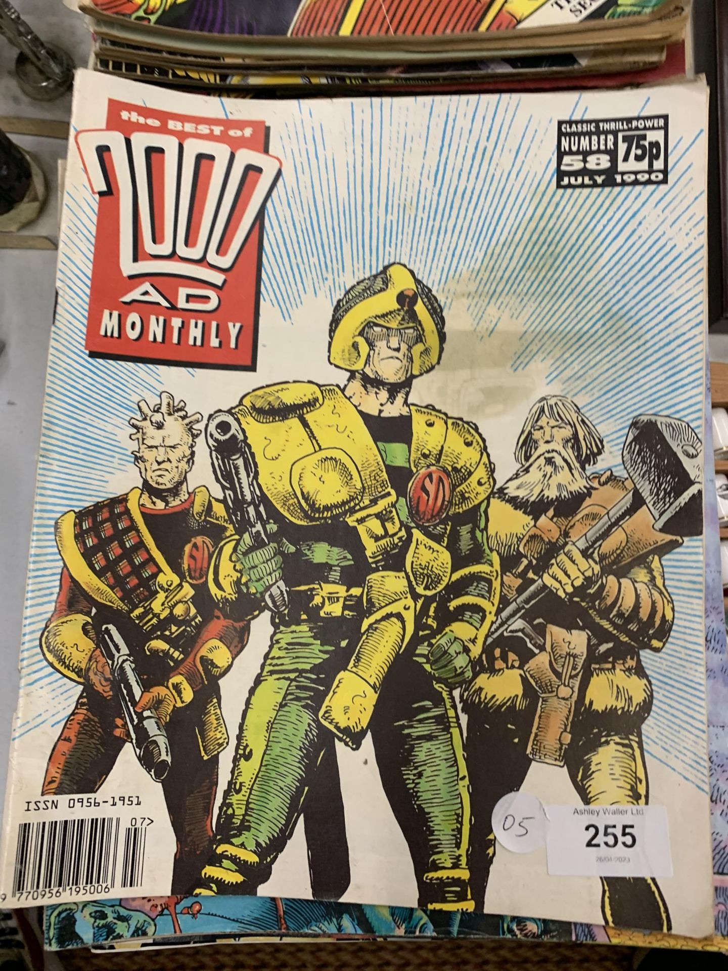 A COLLECTION OF VINTAGE 2000 AD COMICS - Image 2 of 4