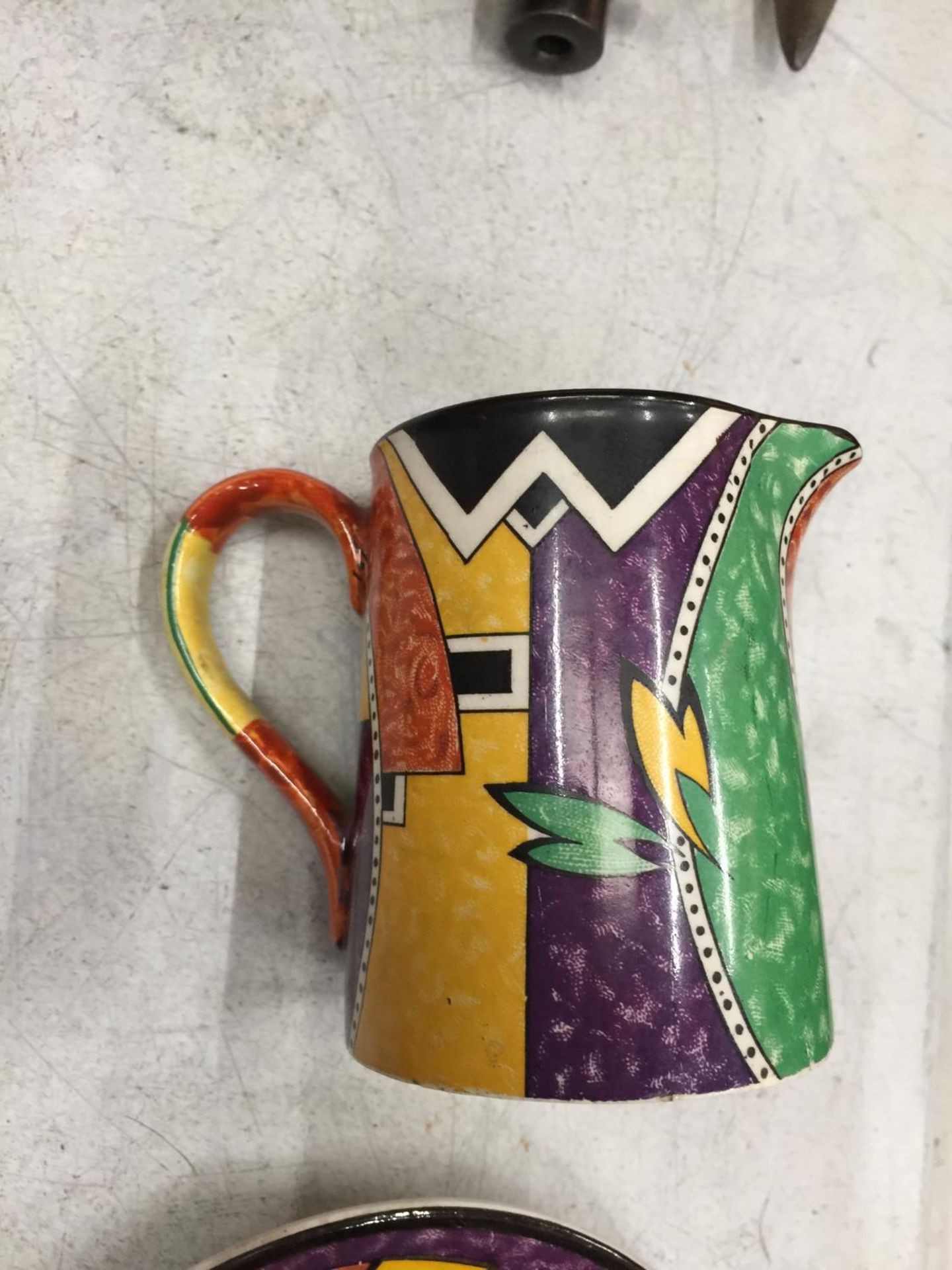 A 1930'S ART DECO COLOURFUL DESIGN COFFEE SET - Image 5 of 7