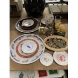 A MIXED LOT TO INCLUDE STUDIO POTTERY - SOME SIGNED, VASES, PLATES, A CAST DOORSTOOP, ONYX TABLE