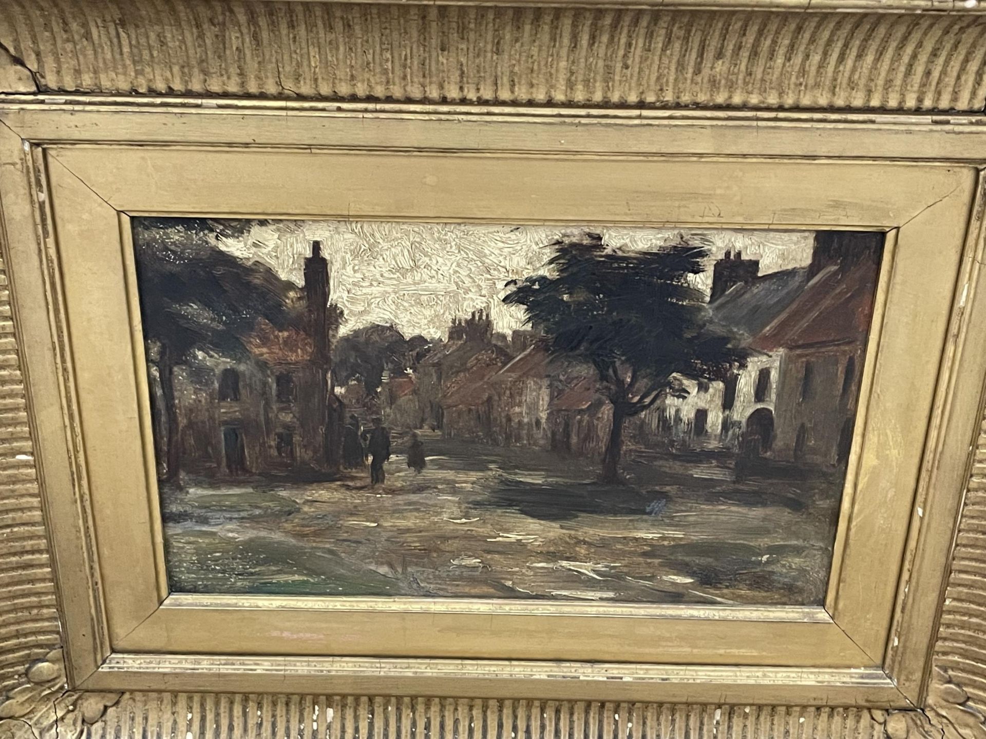 AN ANTIQUE GILT FRAMED OIL PAINTING OF A VILLAGE SCENE, UNSIGNED - Image 2 of 3