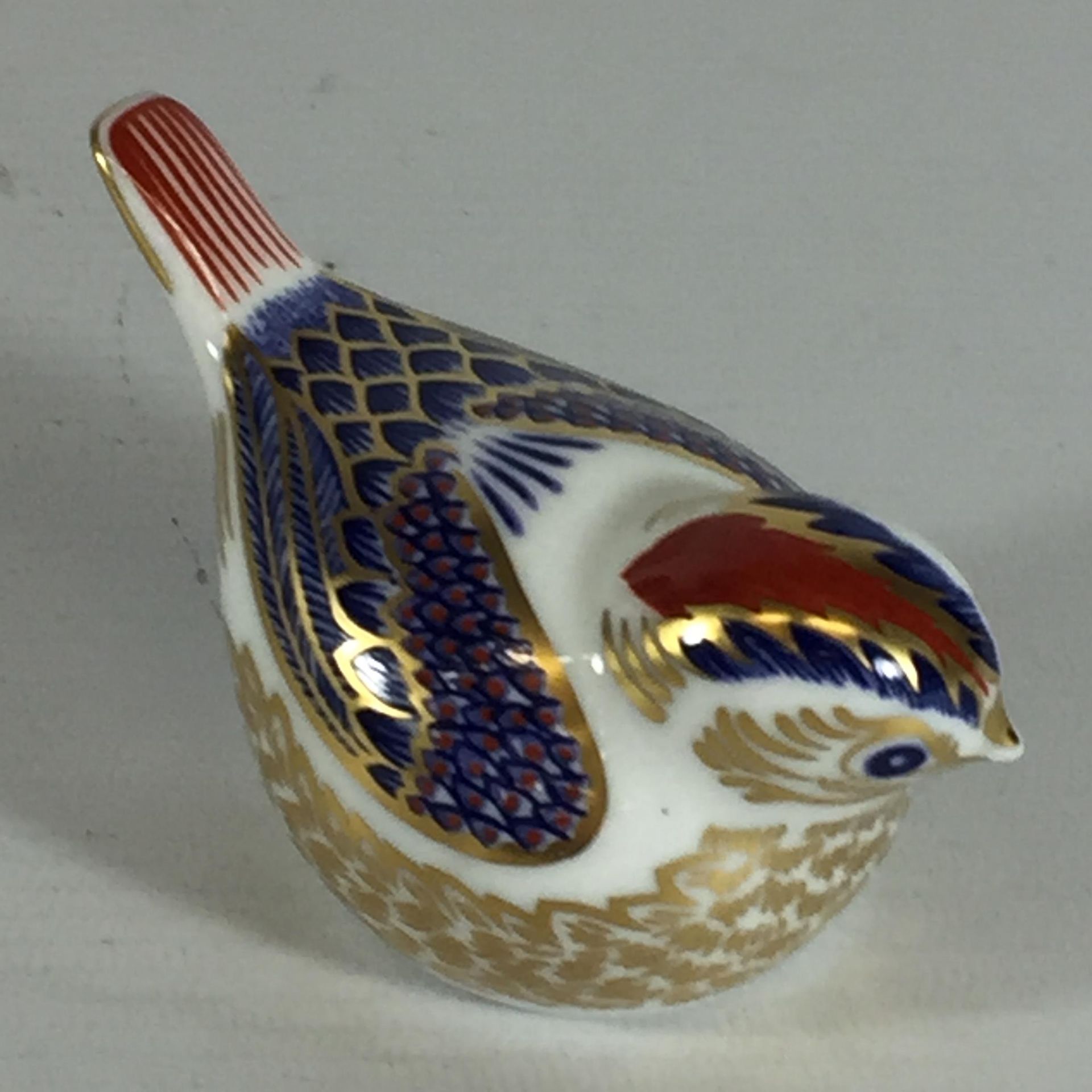 A ROYAL CROWN DERBY GOLD CREST PAPERWEIGHT, GOLD STOPPER - Image 2 of 3