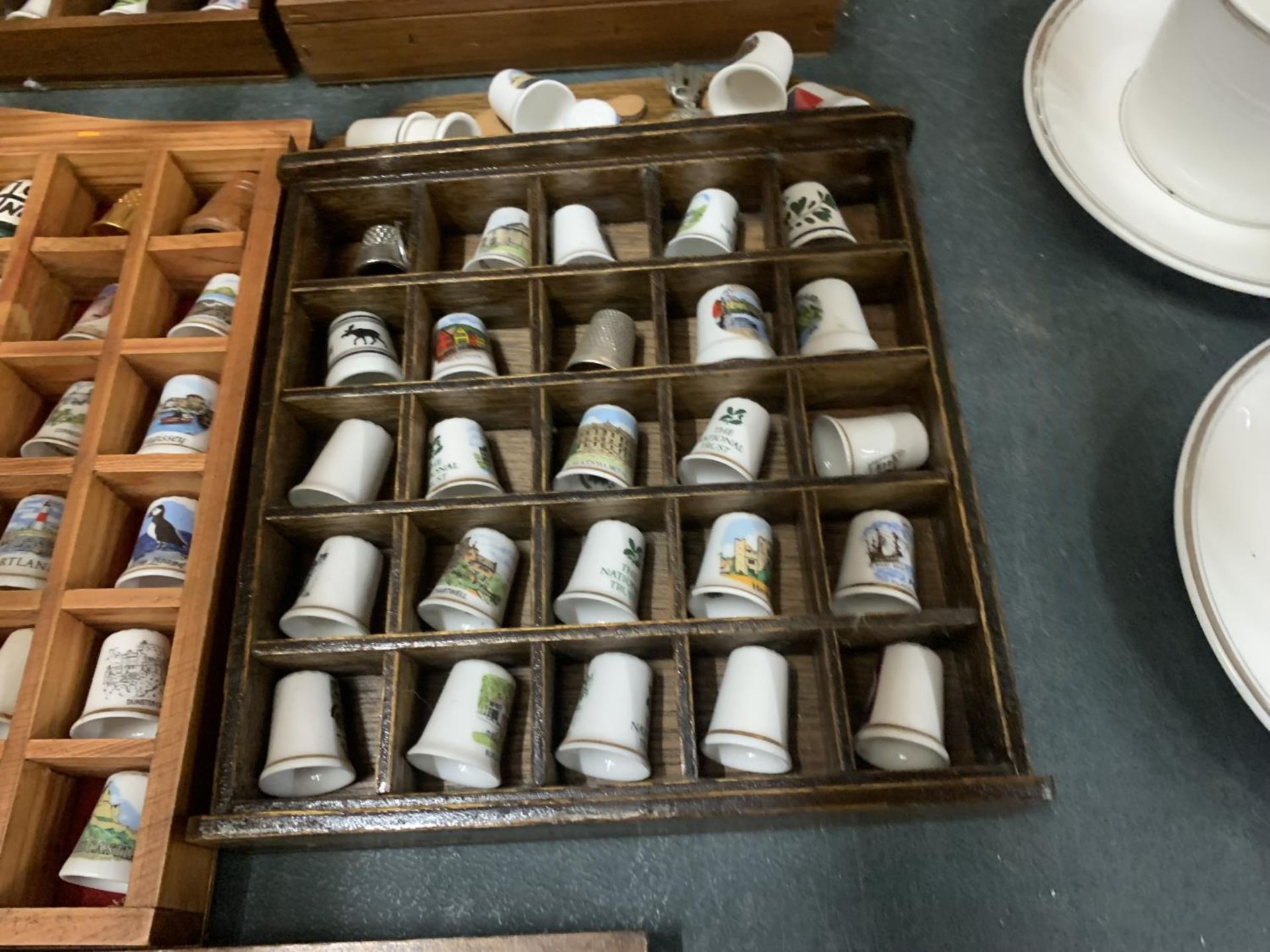 A LARGE QUANTITY OF COLLECTABLE CERAMIC AND CHINA THIMBLES IN FIVE DISPLAY STANDS - Image 4 of 6