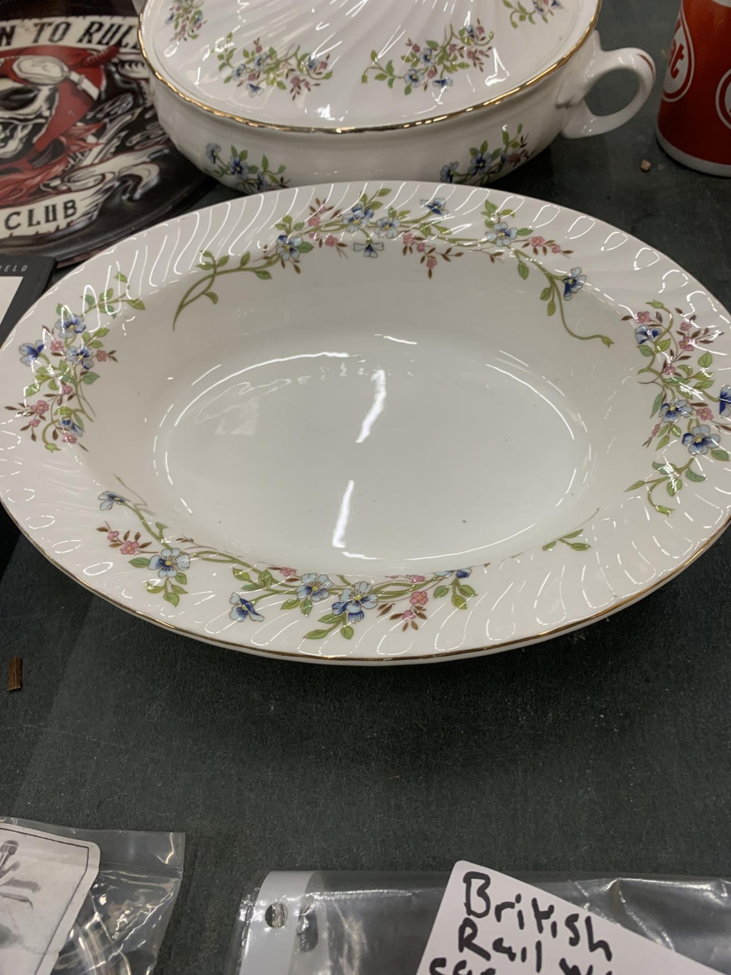 TWO VINTAGE FLORAL TUREENS WITH TWO BOWLS - Image 2 of 3