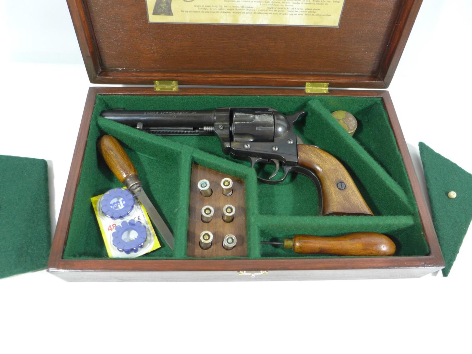 A CASED BLANK FIRING COLT SINGLE ACTION ARMY REVOLVER, 13.5CM BARREL, LENGTH 28CM, COMPLETE WITH - Bild 3 aus 8