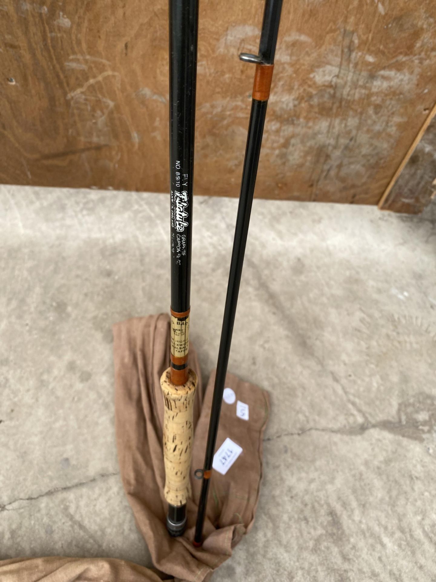 A FIBATUBE FLY FISHING ROD 10'6" MADE IN ALNWICK 8/9/10# - Image 2 of 6