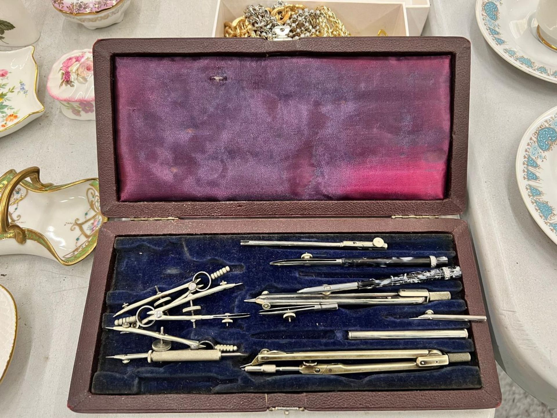 A CASED VINTAGE TECHNICAL DRAWING SET