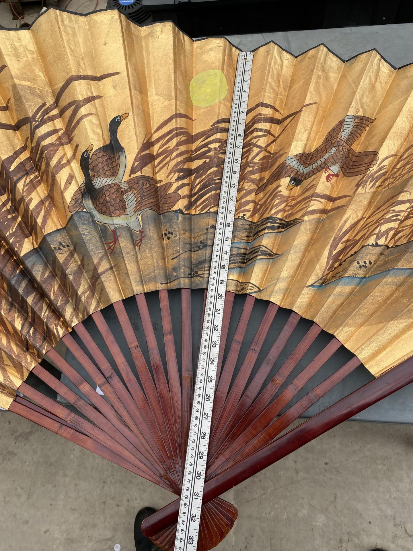 A LARGE ORIENTAL FOLDING FAN - Image 2 of 5