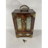 A VINTAGE ORIENTAL HARDWOOD JEWELLERY BOX WITH BRASS FITTINGS AND JADE TYPE PANELLED DESIGN WITH