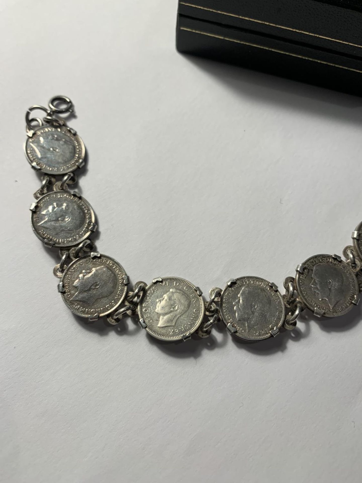 A SILVER JOEY THREE PENCE PIECE BRACELET WITH A PRESENTATION BOX - Image 3 of 3