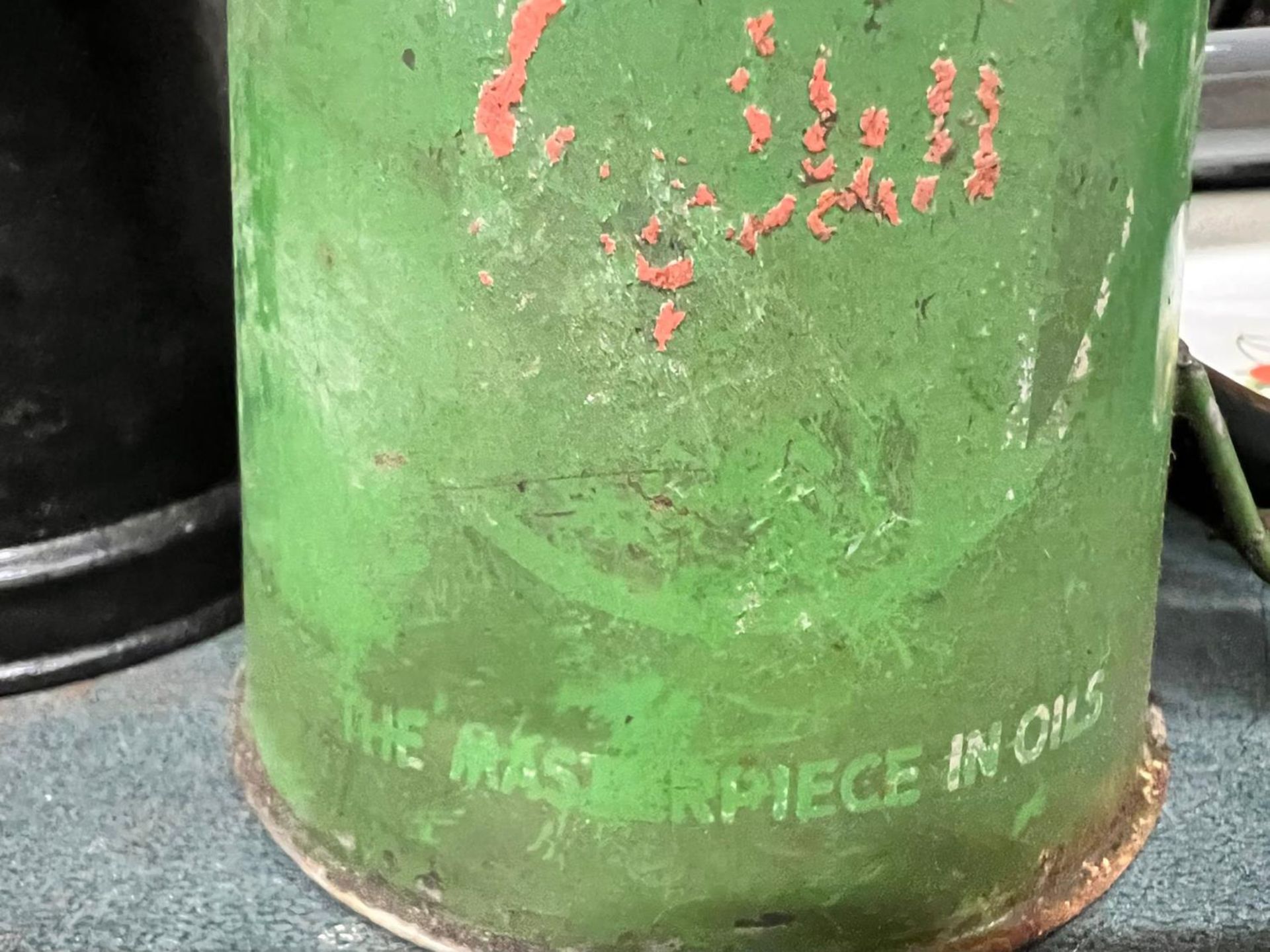 TWO VINTAGE OIL CANS TO INCLUDE A GREEN CASTROL OIL - Image 4 of 8