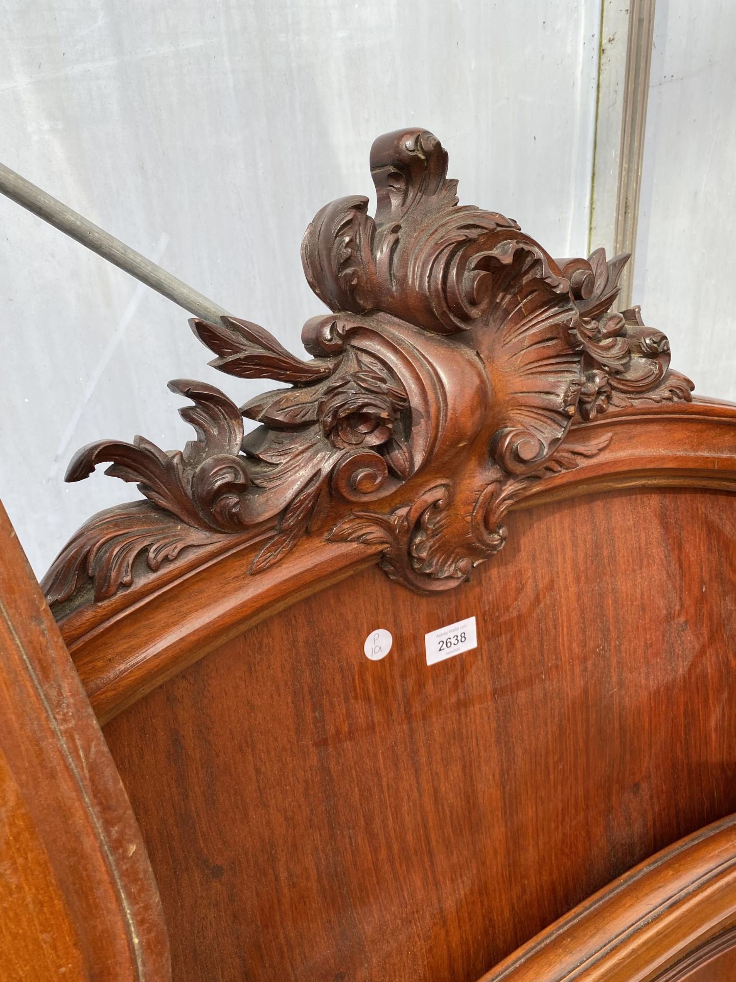 A VICTORIAN MAHOGANY CONTINENTAL BED HEAD AND FOOT, 46" - Image 2 of 3