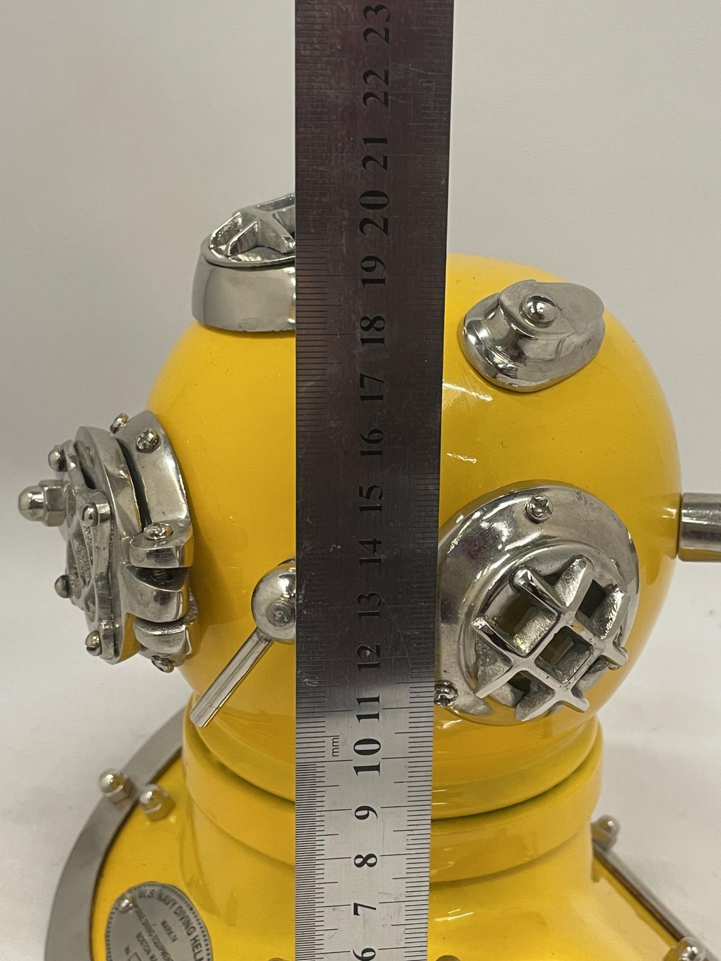 A SMALL YELLOW METAL DIVERS HELMET, HEIGHT 19CM - Image 4 of 4