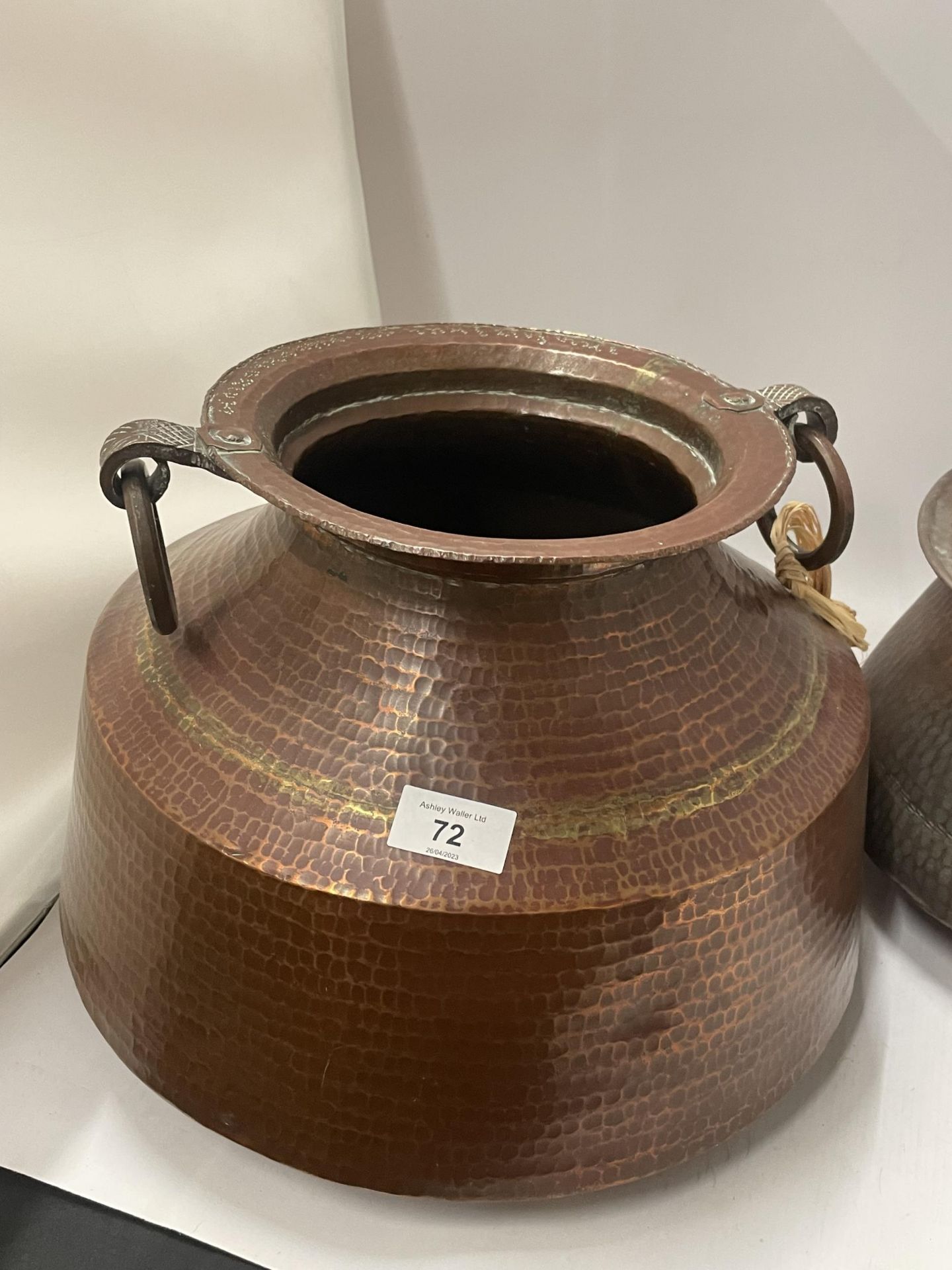 TWO VINTAGE MIDDLE EASTERN COOKING POTS - ONE WITH LOOP HANDLES - Image 3 of 4