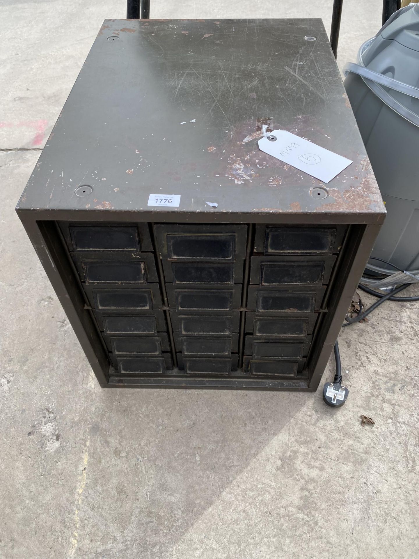 A METAL 18 DRAWER HARDWARE STORAGE CHEST