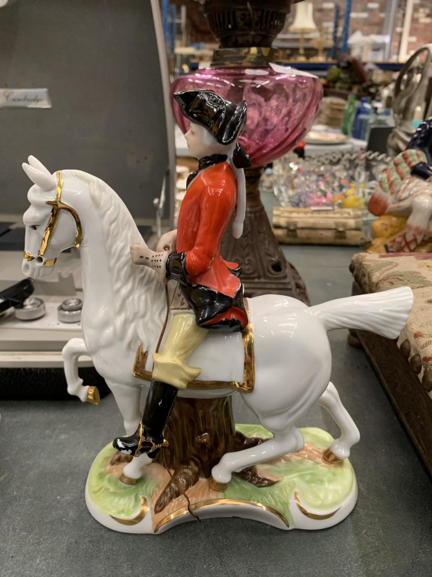 TWO CERAMIC FIGURES OF A MAN AND LADY OUT RIDING HEIGHT 21CM - Image 3 of 5