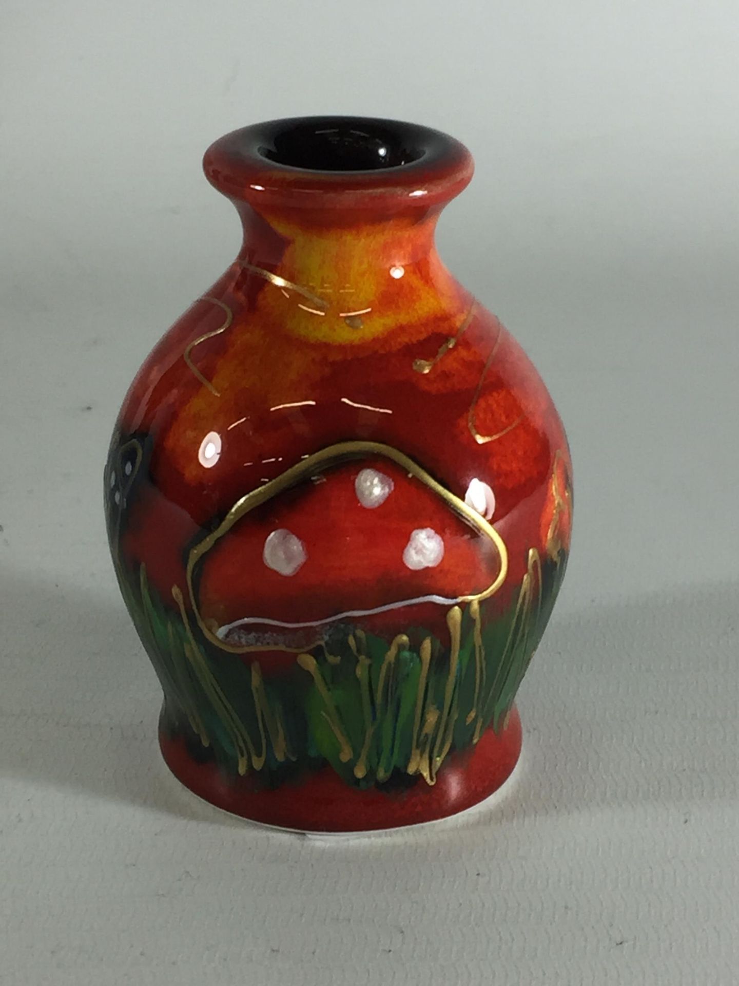 AN ANITA HARRIS TOADSTOOLS PATTERN VASE