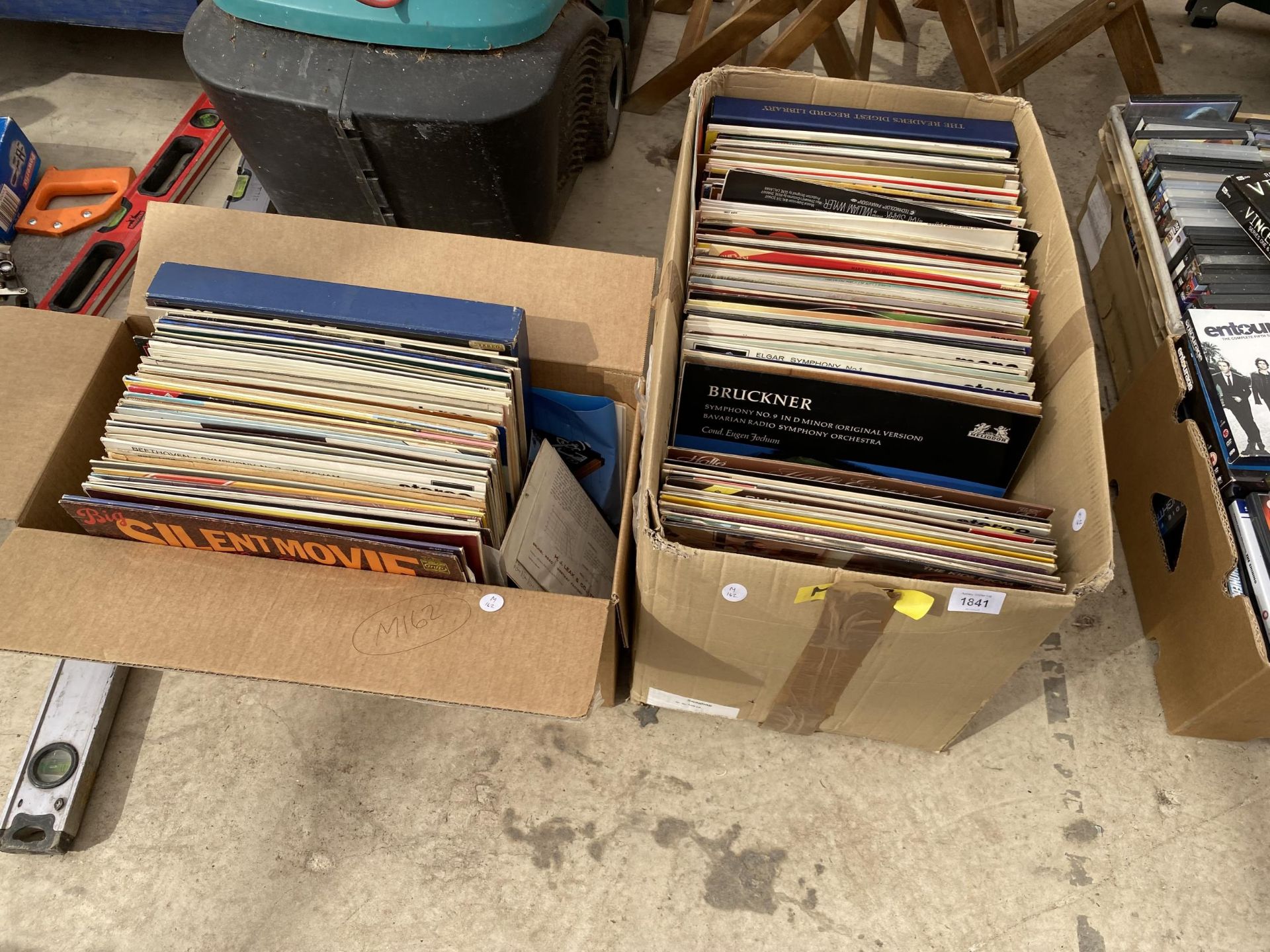 A LARGE ASSORTMENT OF LP RECORDS