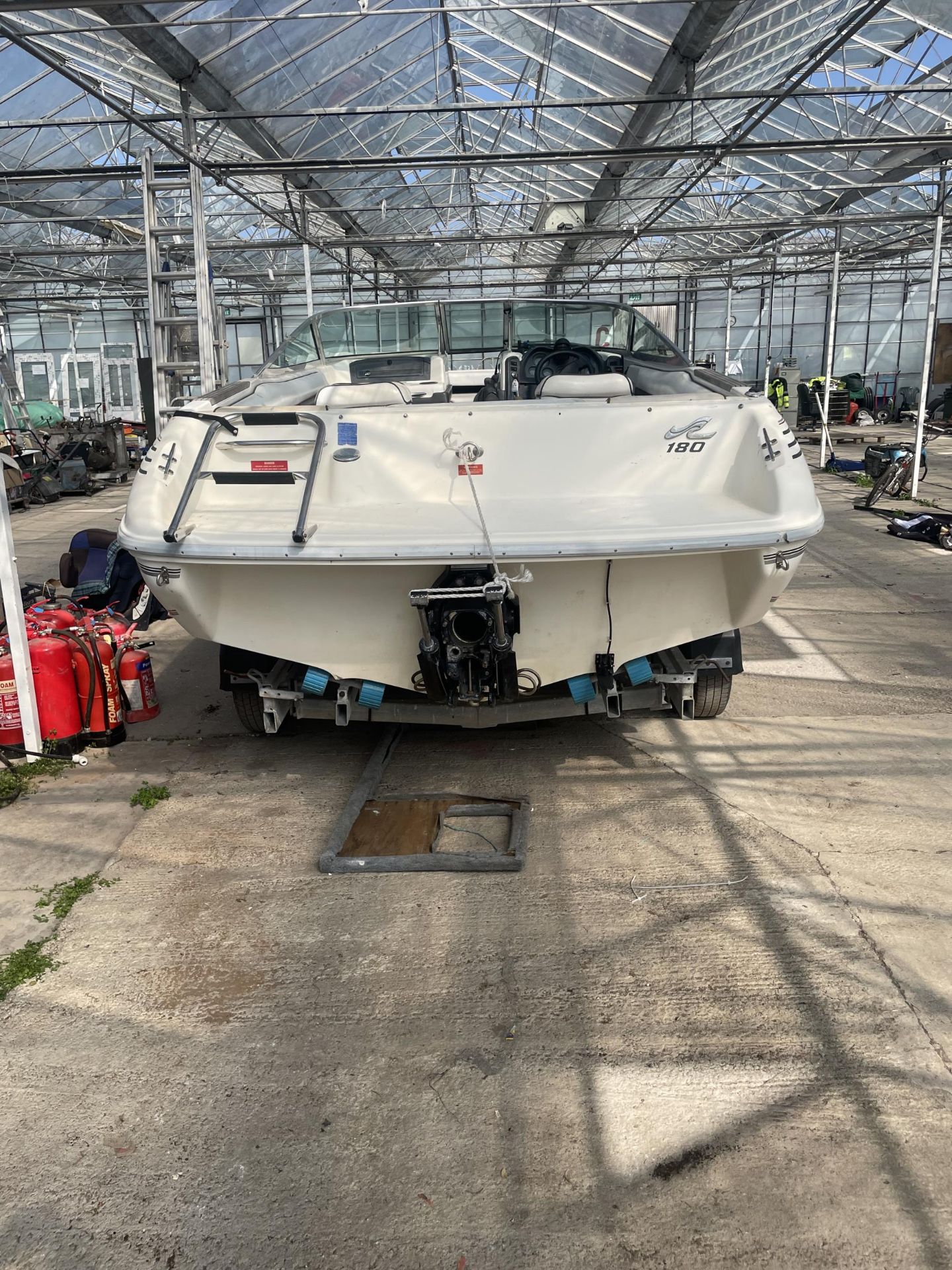 A SEARAY 180 BOWRIDER POWER BOAT - A RESTORATION PROJECT, THE BOAT HAS BEEN DRY STORED, REQUIRES - Image 4 of 16