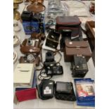 A LARGE QUANTITY OF VINTAGE CAMERAS AND ACCESSORIES TO INCLUDE A SILETTE PRONTOR-SVS, HALINA 35X,