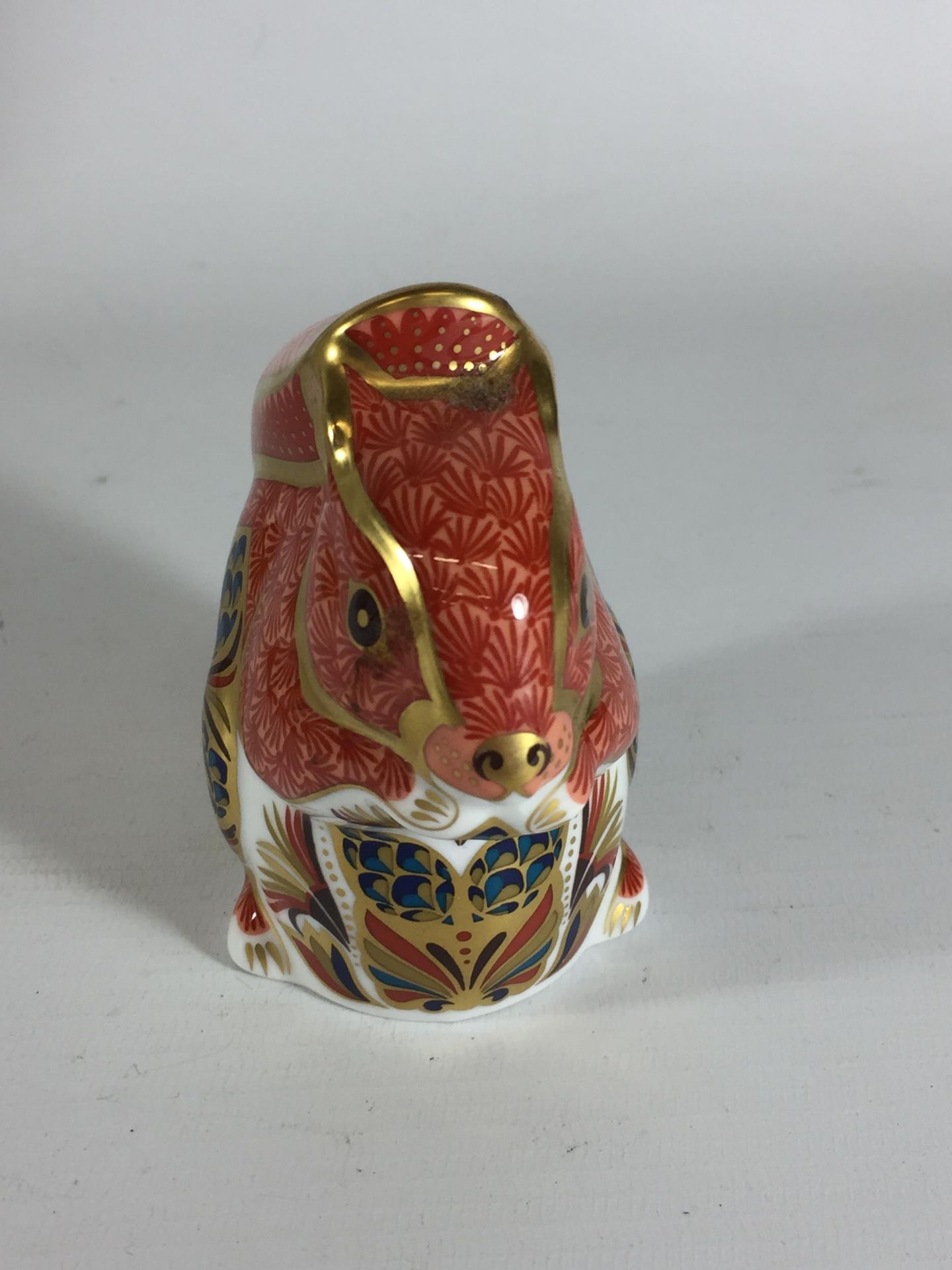 A ROYAL CROWN DERBY SQUIRREL PAPERWEIGHT, GOLD STOPPER - Image 2 of 4