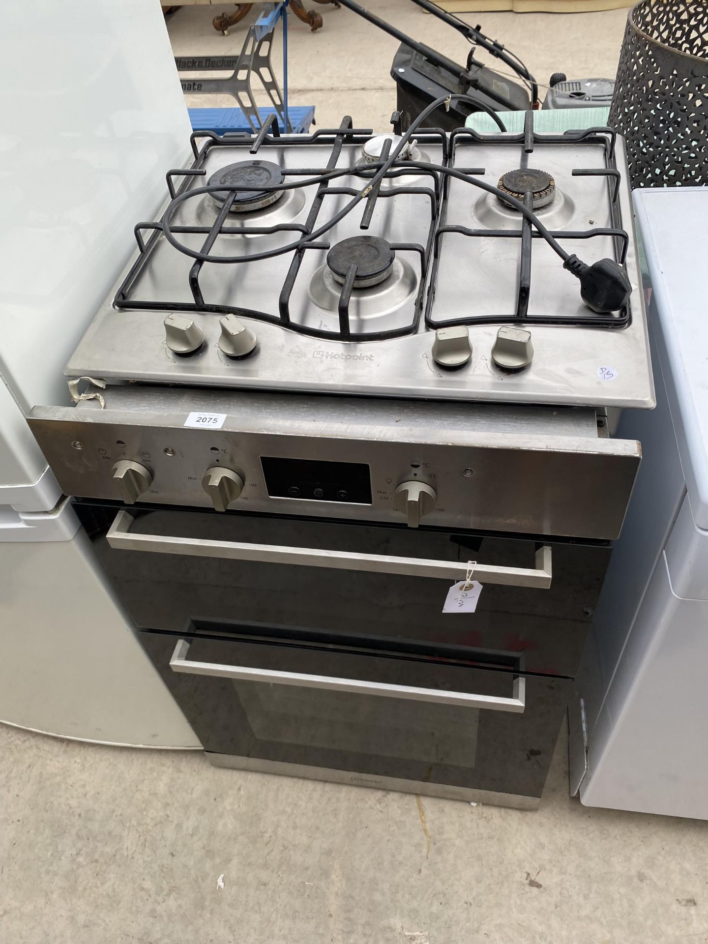 A SILVER OVEN AND A HOTPOINT HOB - Image 2 of 5