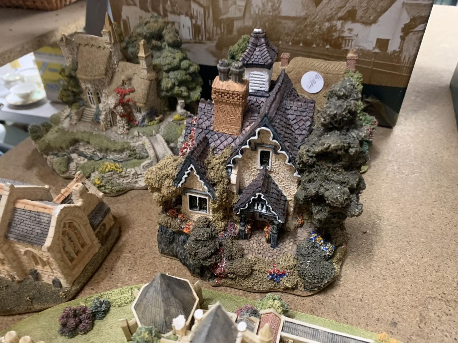SIX LARGE LILLIPUT LANE BUILDINGS TO INCLUDE WESTMINSTER ABBEY, THE OLD SUN INN - BOXED, THE GABLES, - Image 3 of 4