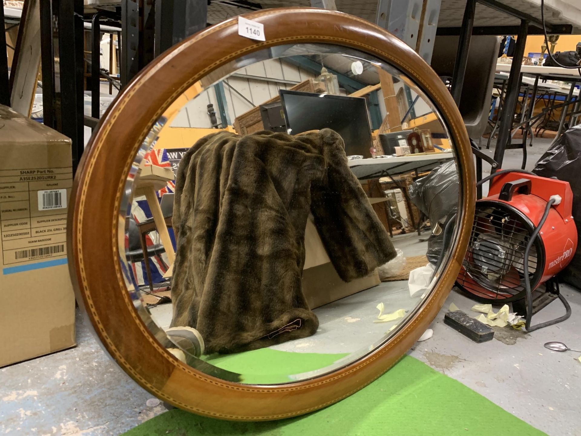 TWO VINTAGE MIRRORS TO INCLUDE AN UNFRAMED ROUND ONE PLUS A MAHOGANY SURROUND OVAL ONE WITH INLAY - Image 6 of 8