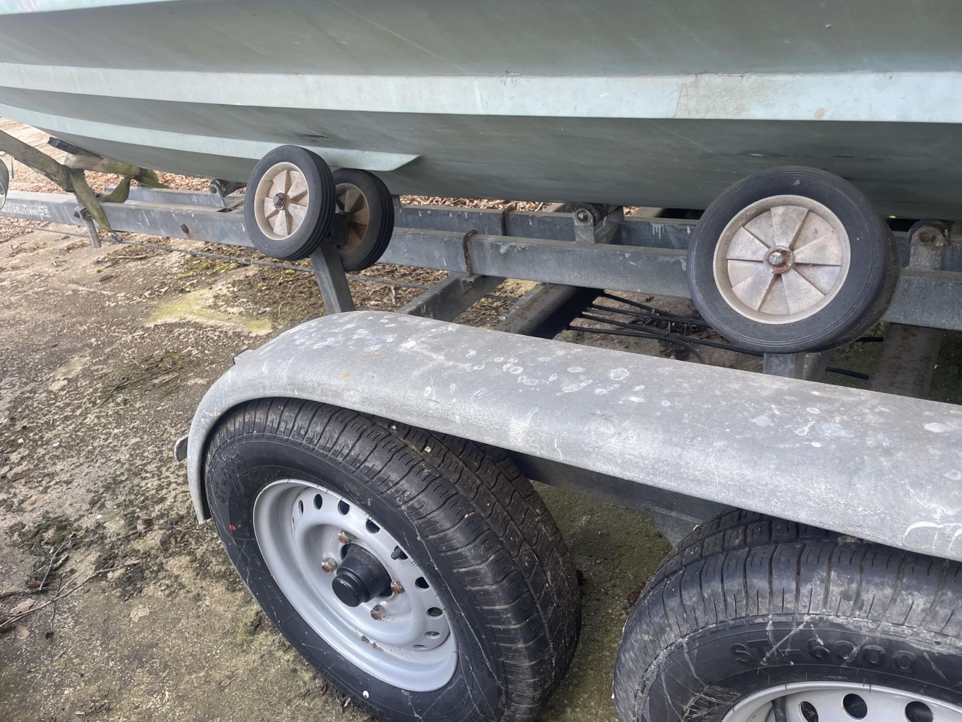 A SUNSEEKER PORTOFINO XPS21 MOTOR BOAT - A RESTORATION PROJECT, THE BOAT INCLUDES ITS MERCRUISER 3 - Image 11 of 32