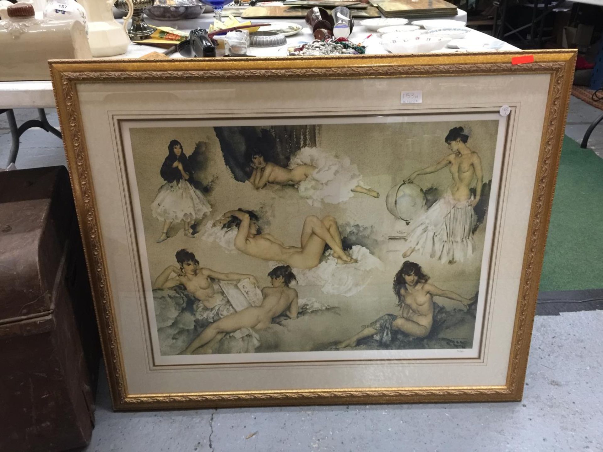 A LARGE WILLIAM RUSSELL FLINT LIMITED EDITION 241/850 EROTIC PRINT 93CM X 76CM IN A GILT FRAME