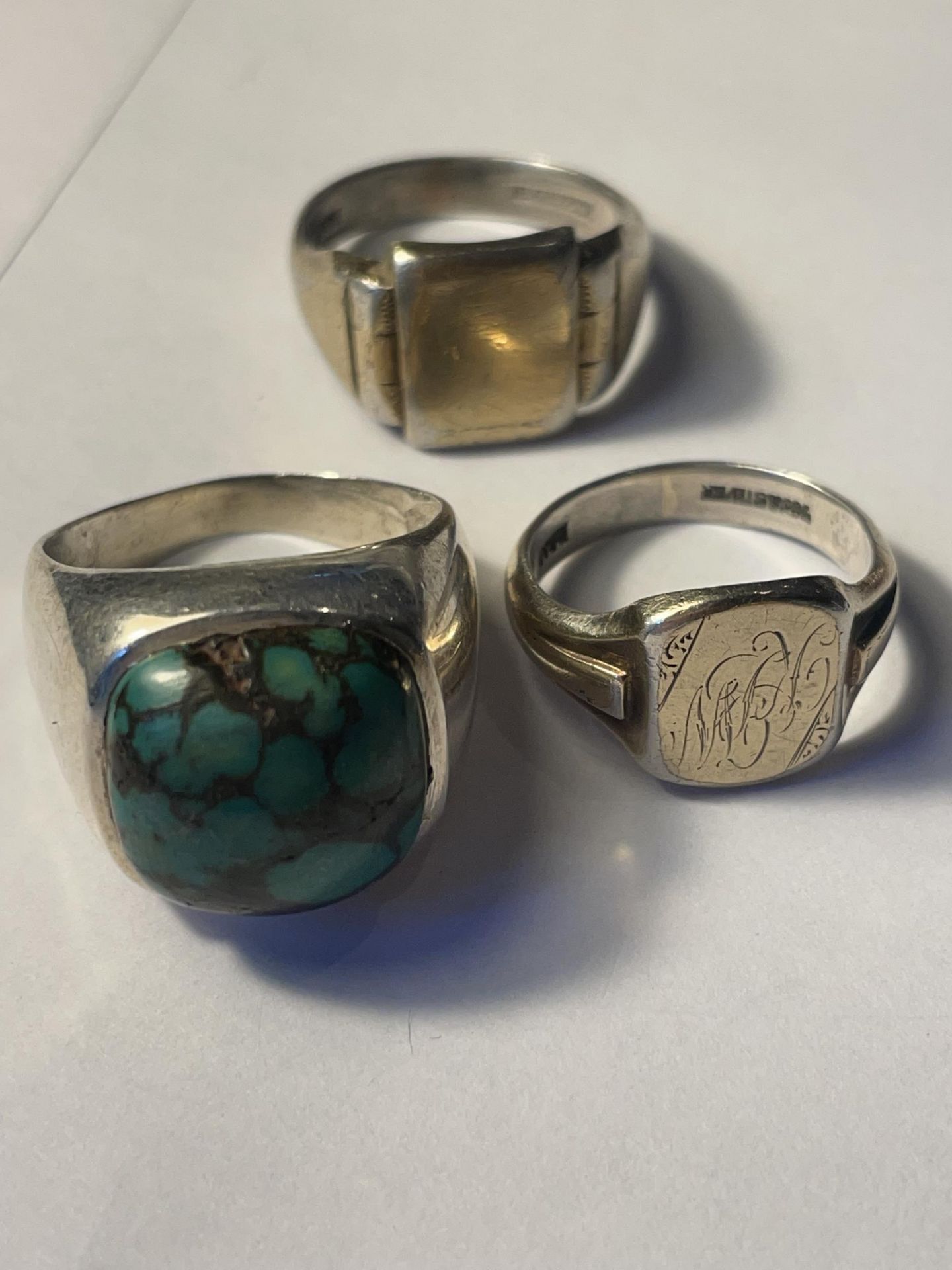 SIX VARIOUS SILVER RINGS - Image 2 of 3