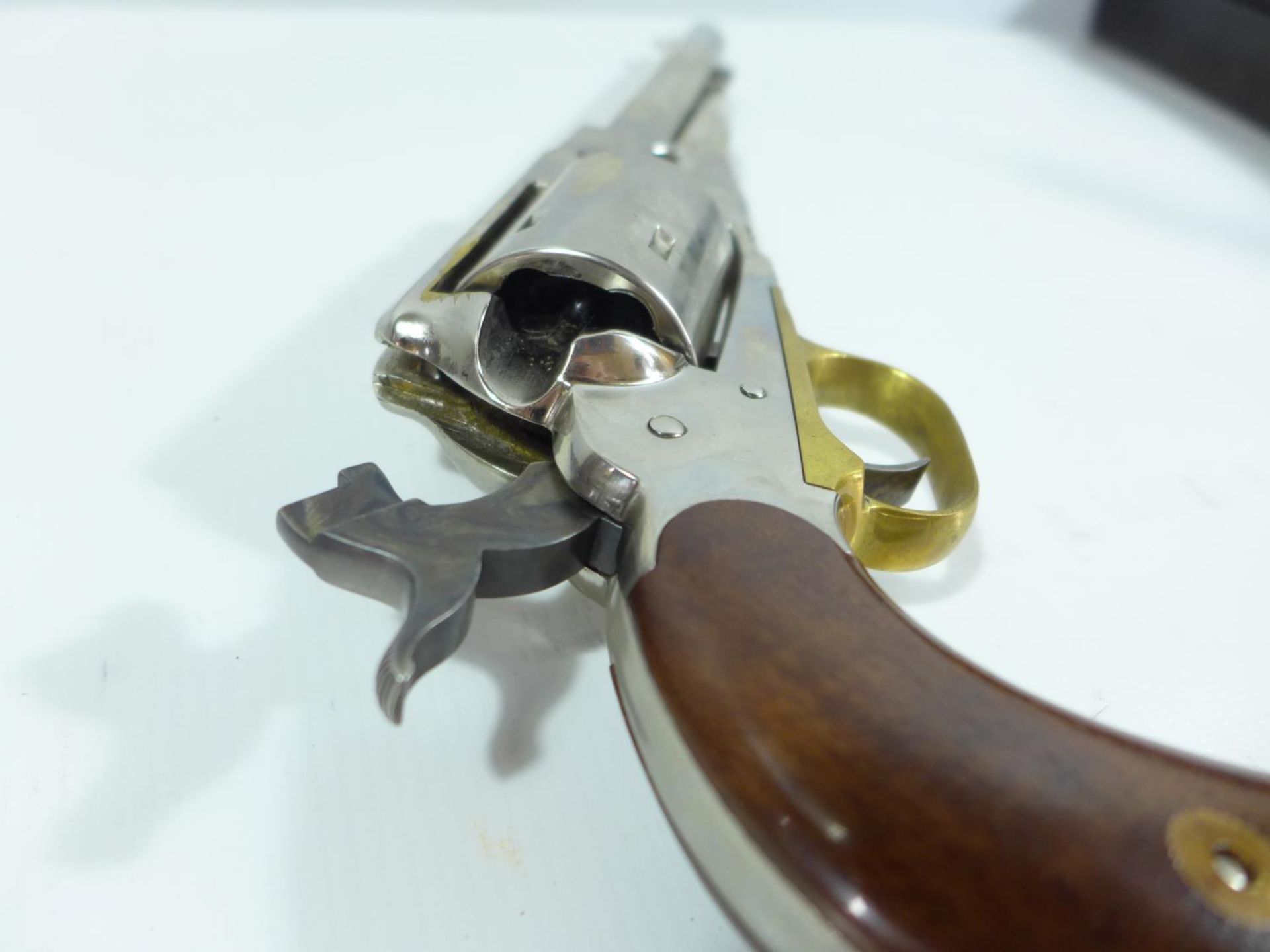 A CASED NICKEL PLATED DEACTVATED MODERN REMINGTON 1860 NEW MODEL ARMY REVOLVER, 20CM BARREL, - Image 7 of 8