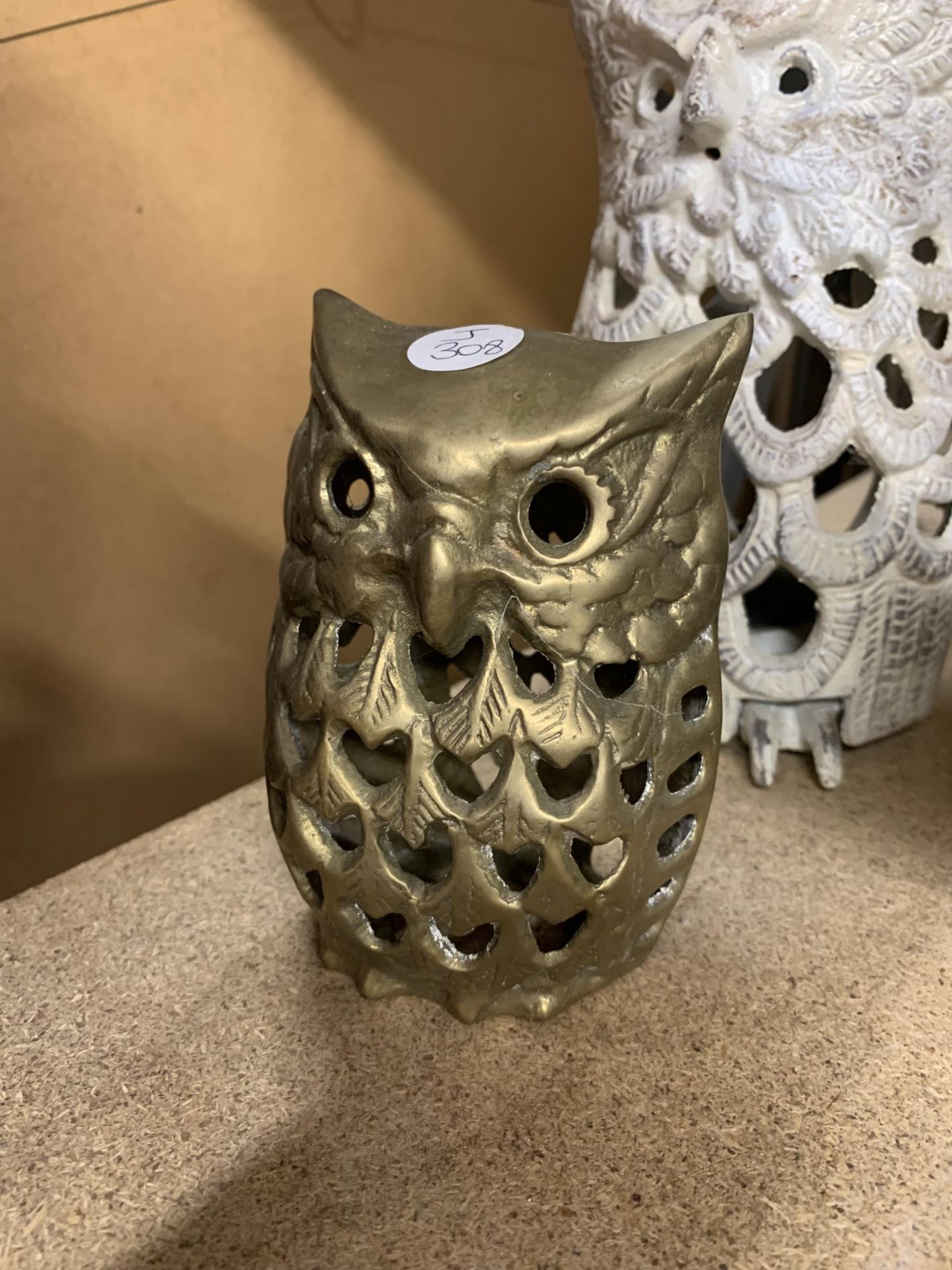 A COLLECTION OF OWL FIGURES TO INCLUDE BRASS EXAMPLES - Image 2 of 4