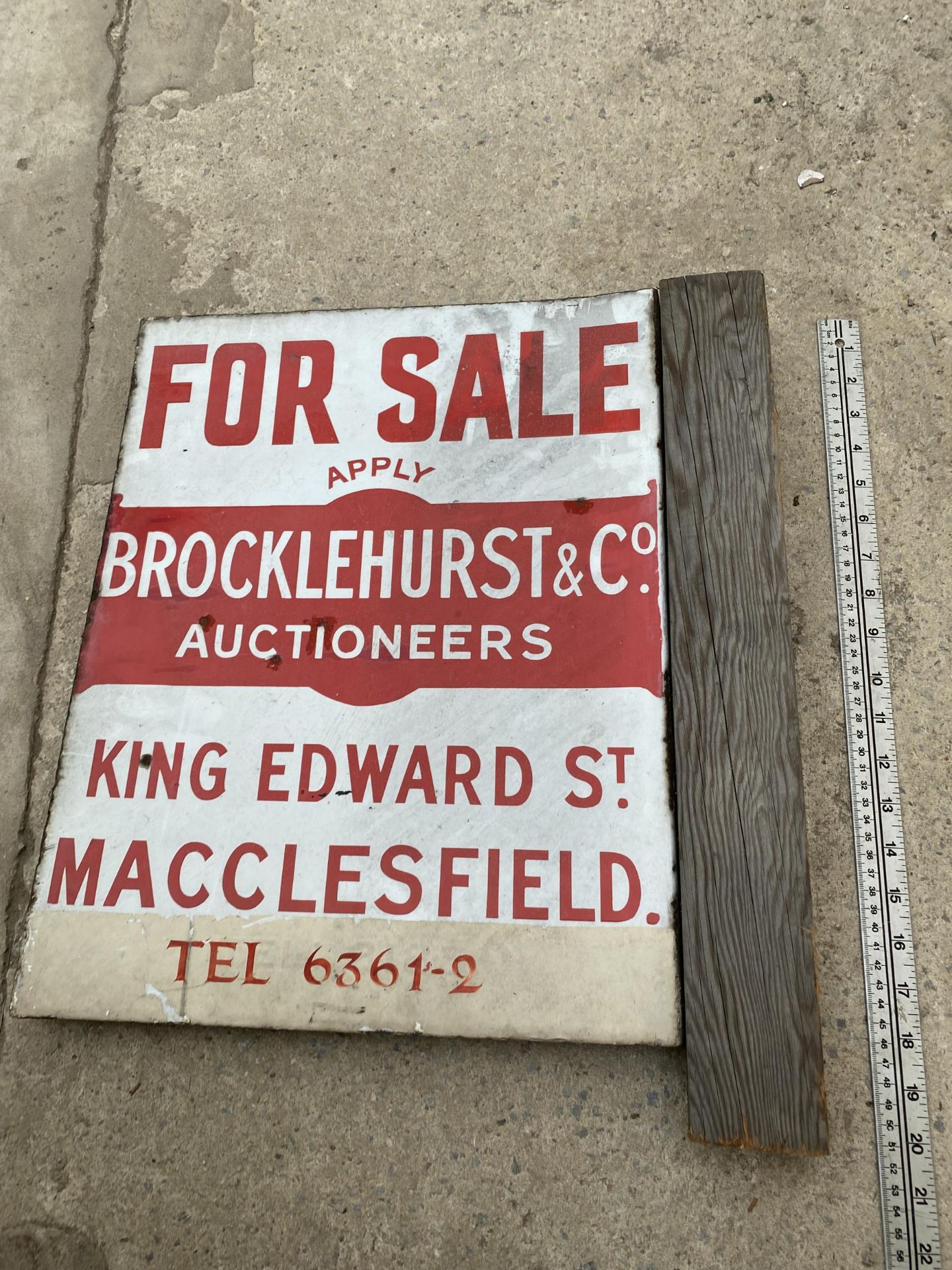 A VINTAGE DOUBLE SIDED ENAMEL 'BROCKLEHURST & CO, AUCTIONEERS' FOR SALE SIGN - Image 2 of 3