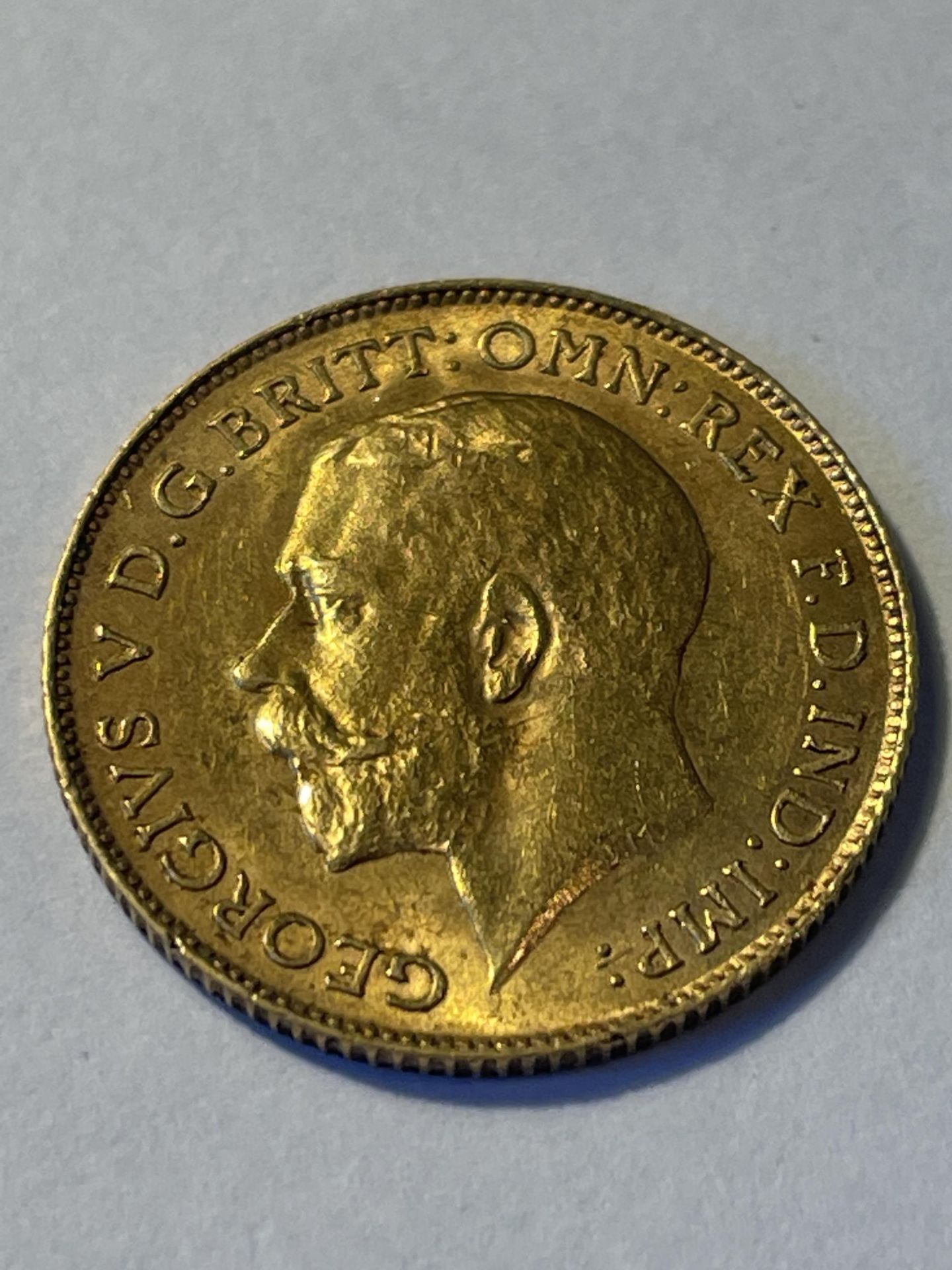 A GEORGE V 1913 HALF SOVEREIGN - Image 2 of 2