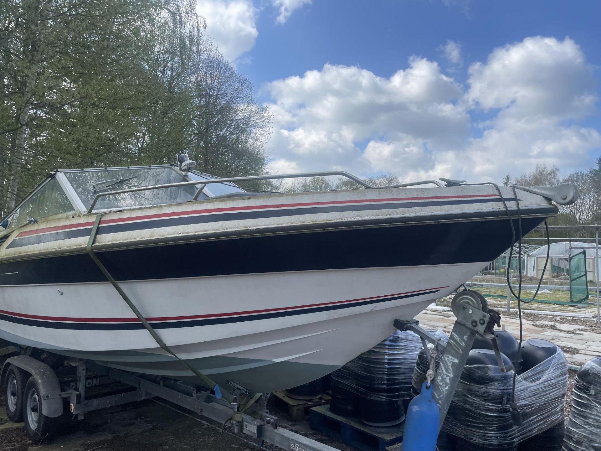 A SUNSEEKER PORTOFINO XPS21 MOTOR BOAT - A RESTORATION PROJECT, THE BOAT INCLUDES ITS MERCRUISER 3 - Image 6 of 32