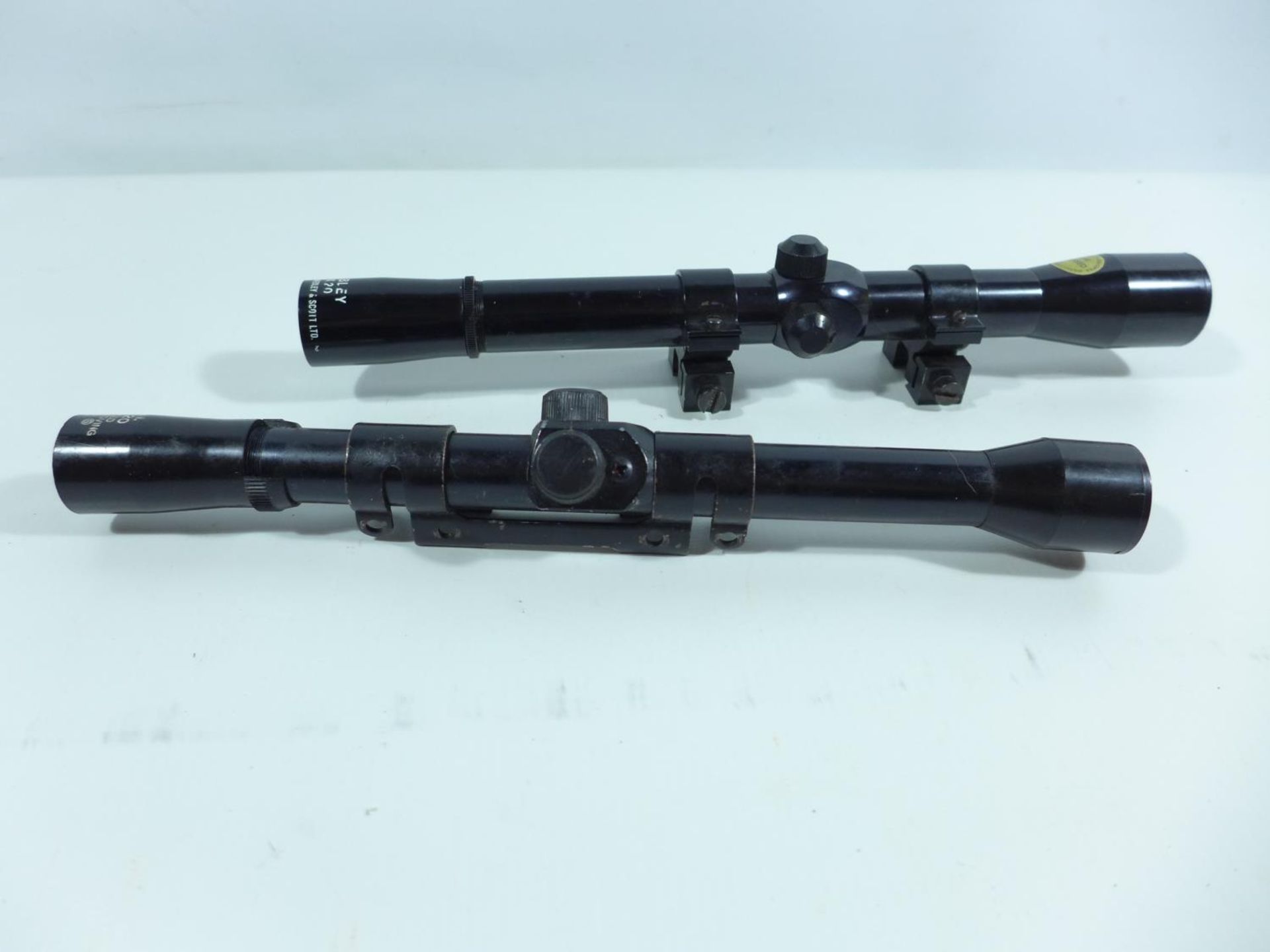 AN A.S.T. 4X2 TELESCOPIC SIGHT AND A WEBLEY 4X20 TELESCOPIC SIGHT (2) - Image 2 of 3