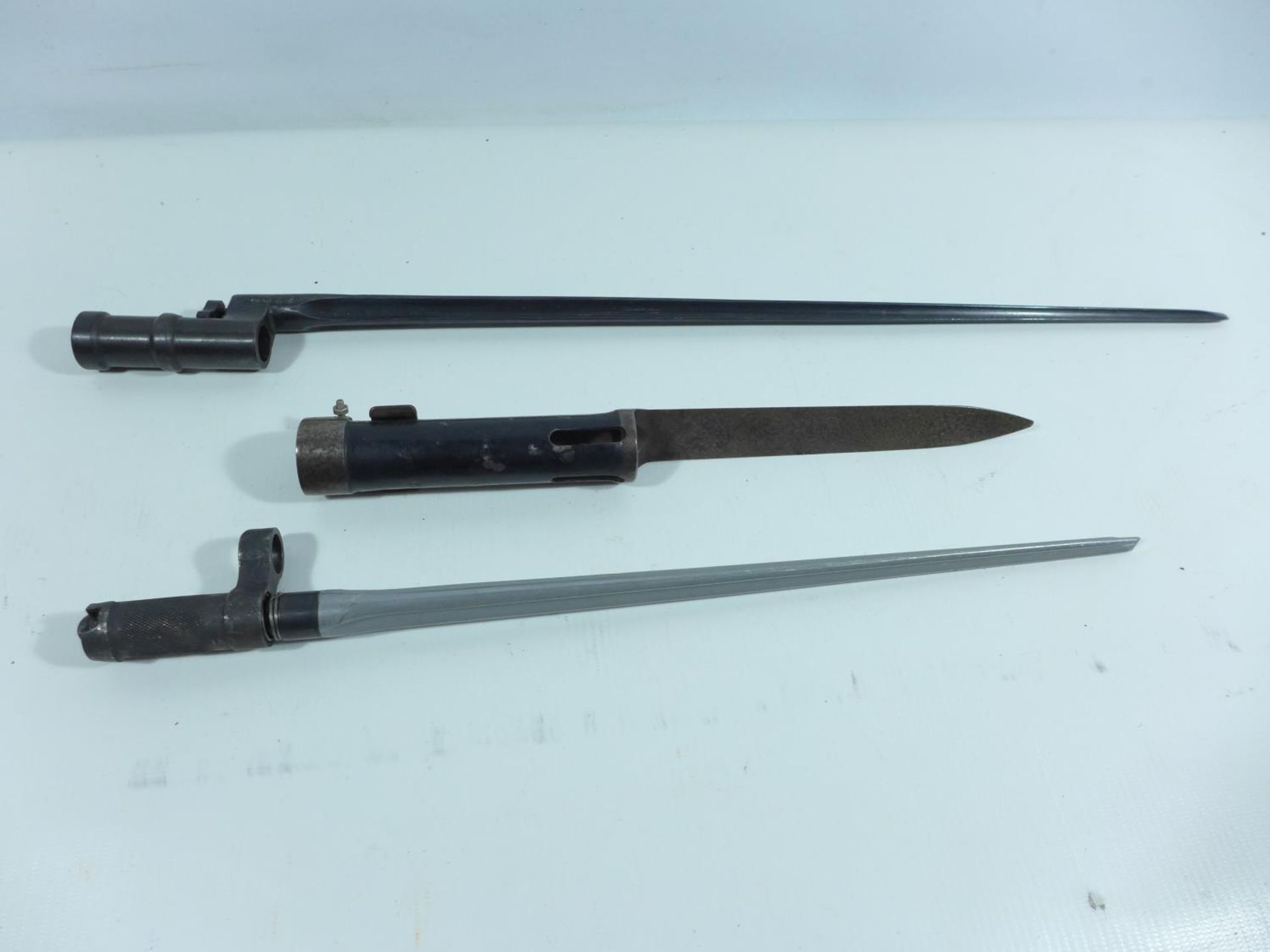 A CHINESE SKS BAYONET, LENGTH 38CM, TWO FURTHER BAYONETS, LENGTHS 28.5CM AND 50CM (3) - Image 3 of 4