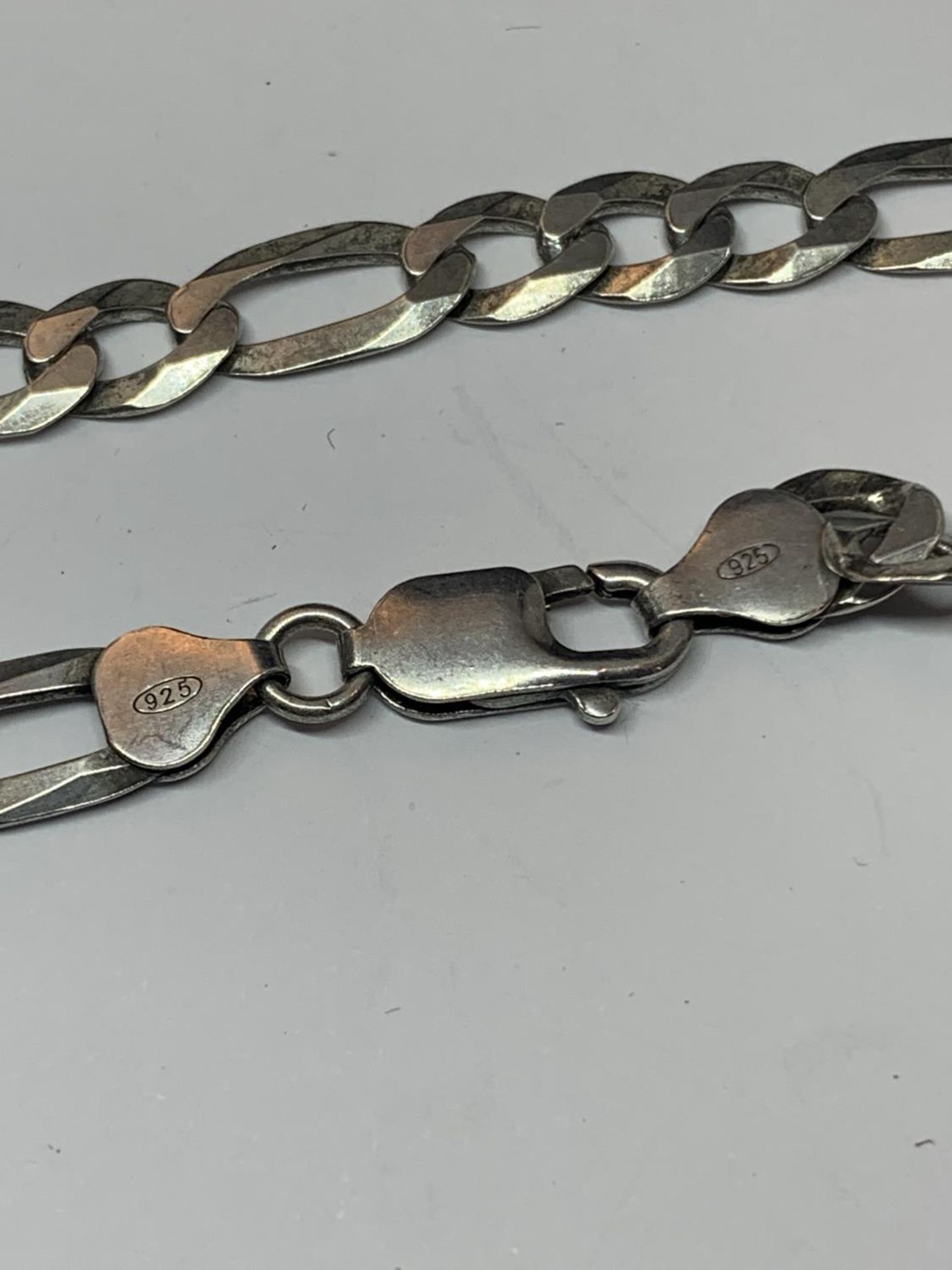 A SILVER FLAT LINK NECKLACE LENGTH 20 INCHES - Image 3 of 3