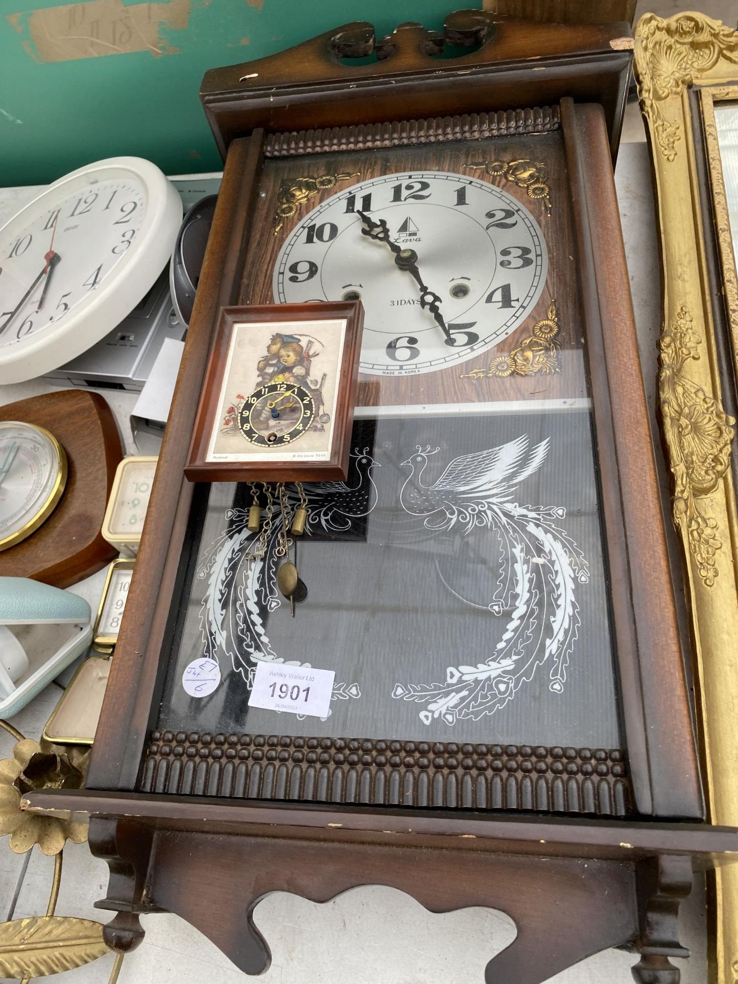 AN ASSORTMENT OF VARIOUS CLOCKS - Image 2 of 4