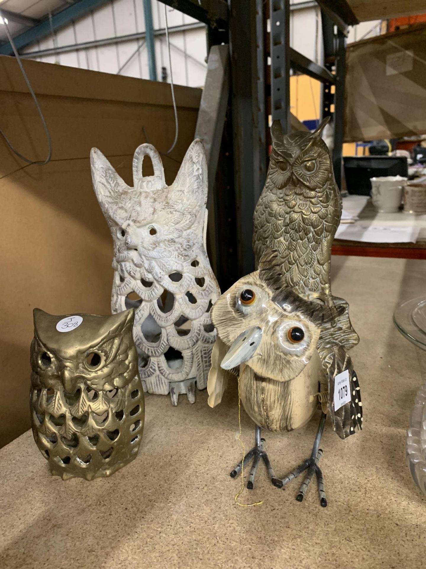 A COLLECTION OF OWL FIGURES TO INCLUDE BRASS EXAMPLES